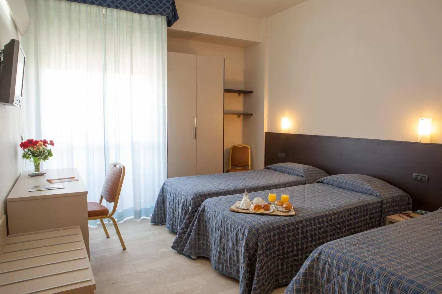 Day, Bed in AUTO PARK Hotel