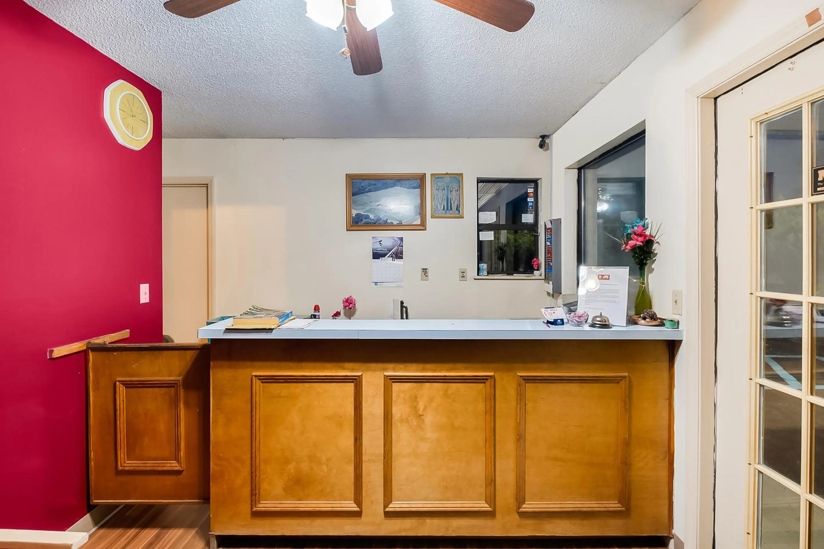 Lobby or reception in OYO Hotel Manning SC