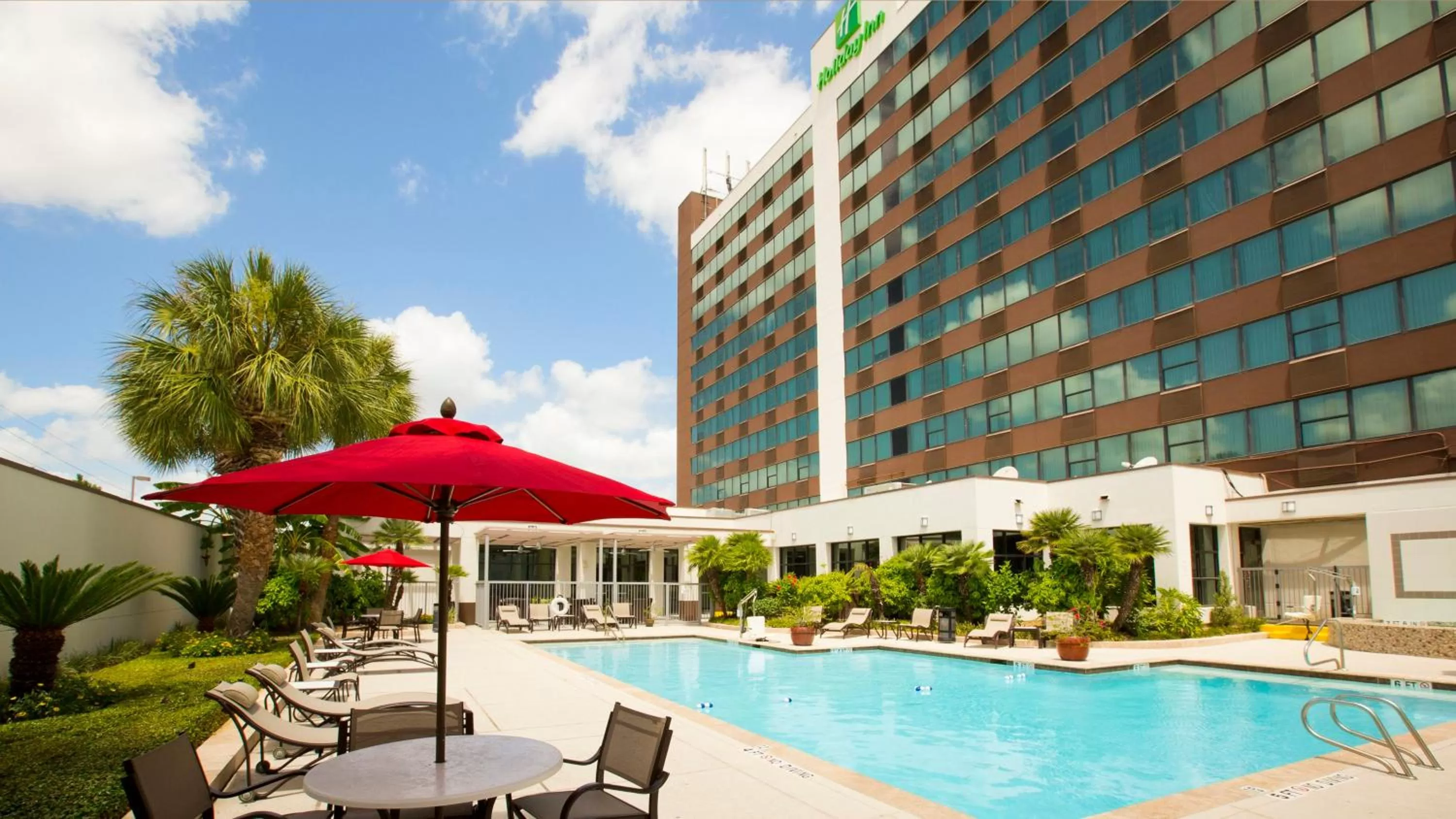 Property building in Holiday Inn Houston S - NRG Area - Med Ctr by IHG