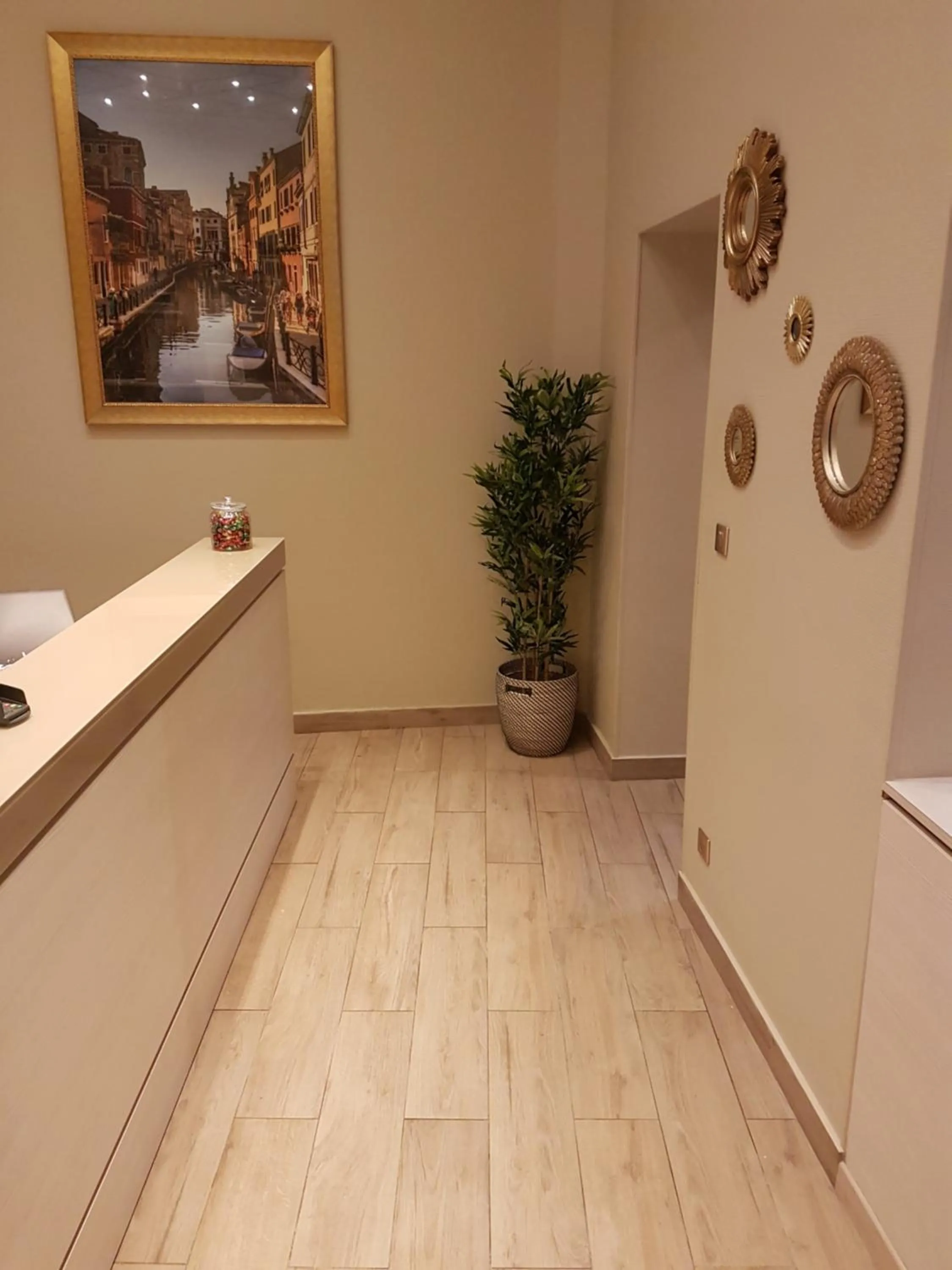 Lobby or reception in The Originals Boutique, Hôtel Danieli, Avignon