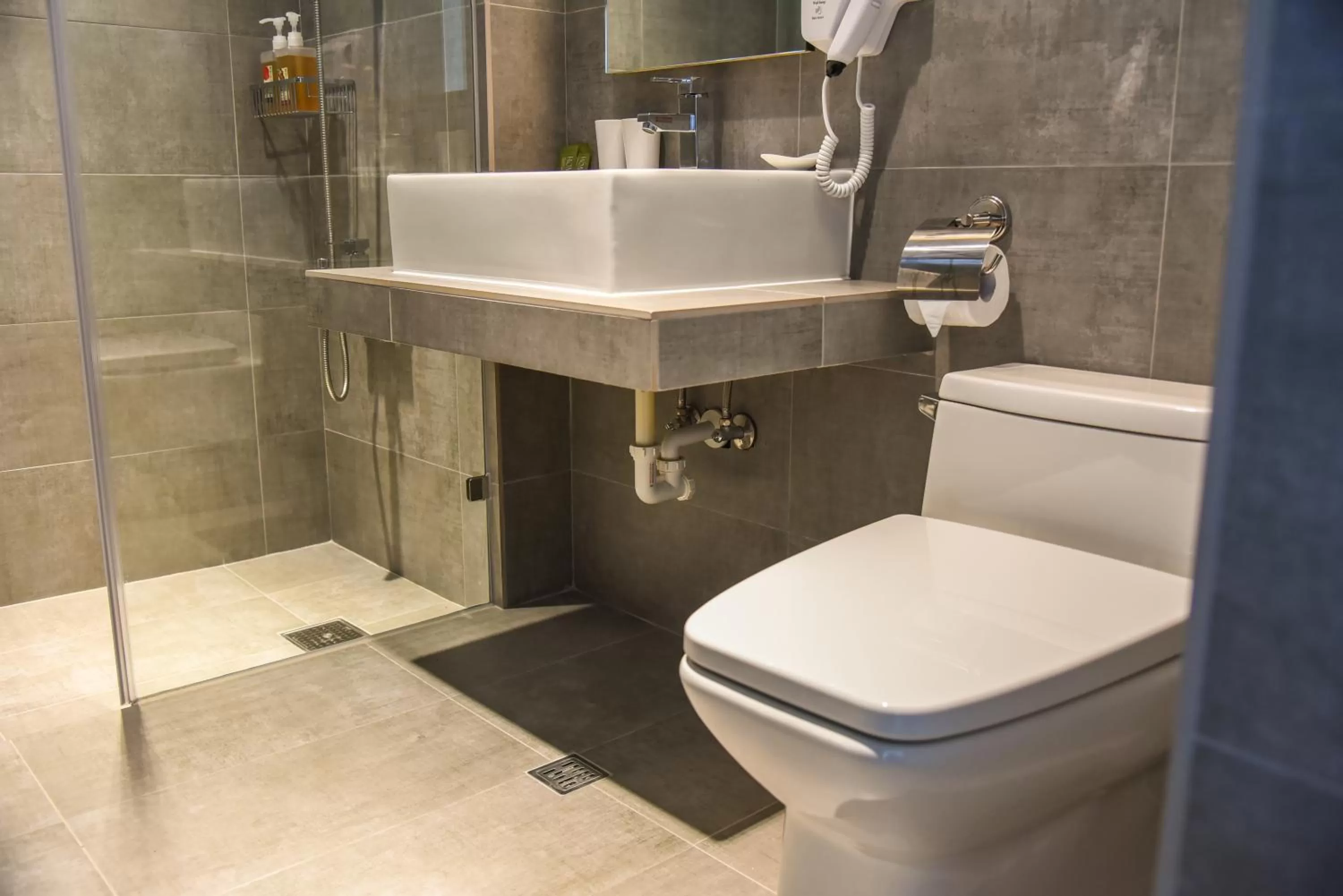 Shower in Wountain Hotel