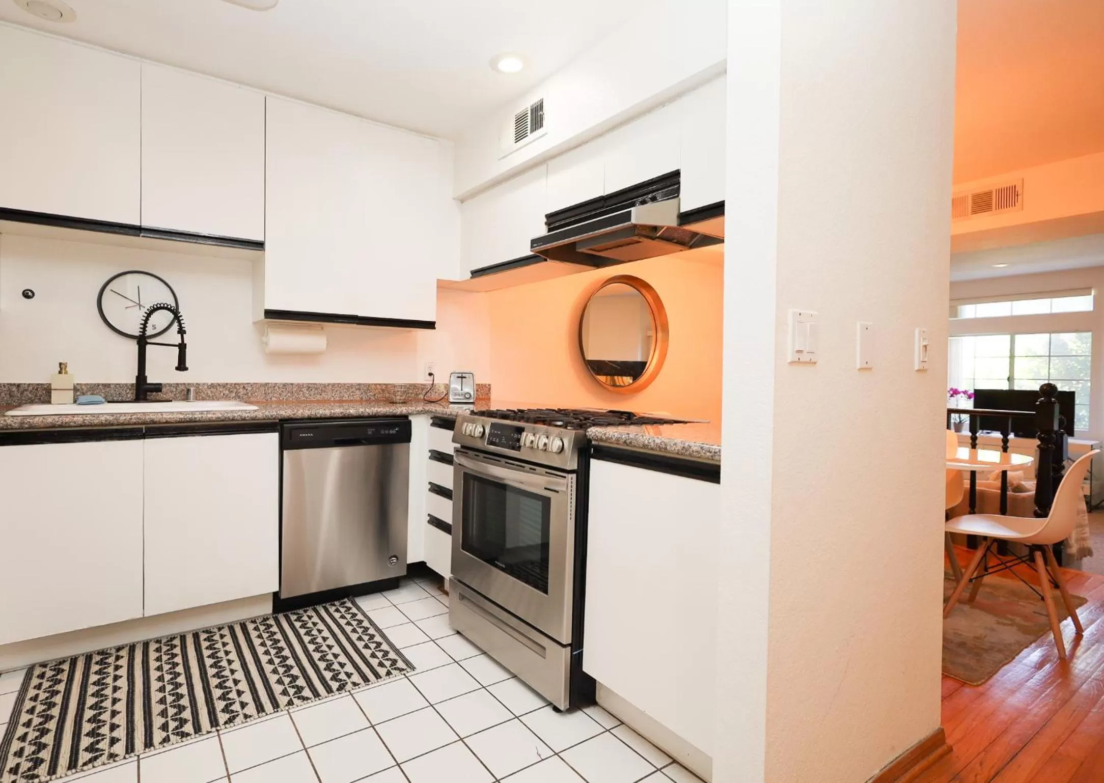 Kitchen/Kitchenette in The Clouds