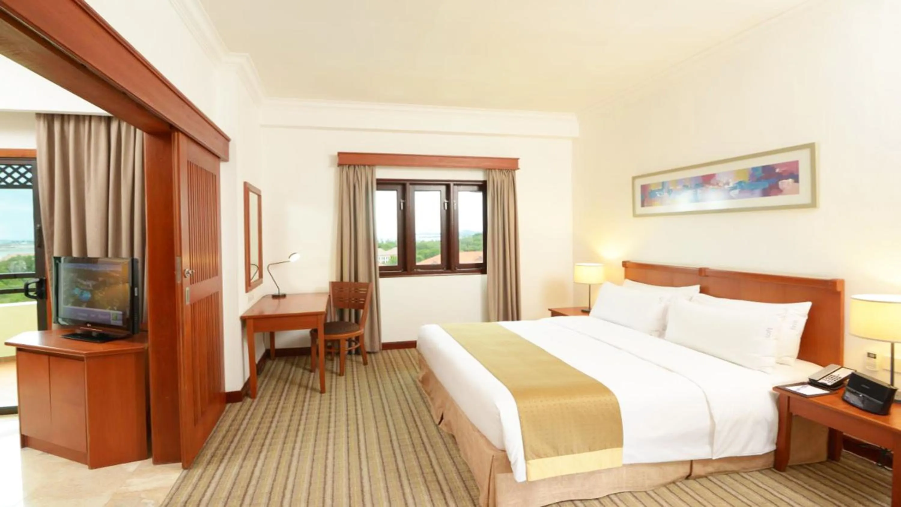 Photo of the whole room, Bed in Holiday Inn Resort Batam by IHG