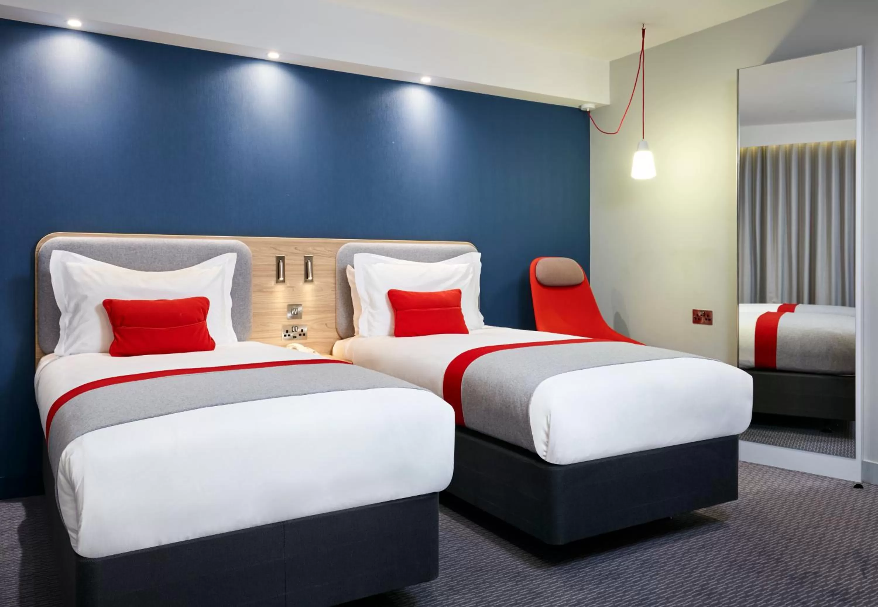 Photo of the whole room, Bed in Holiday Inn Express Dublin City Centre by IHG