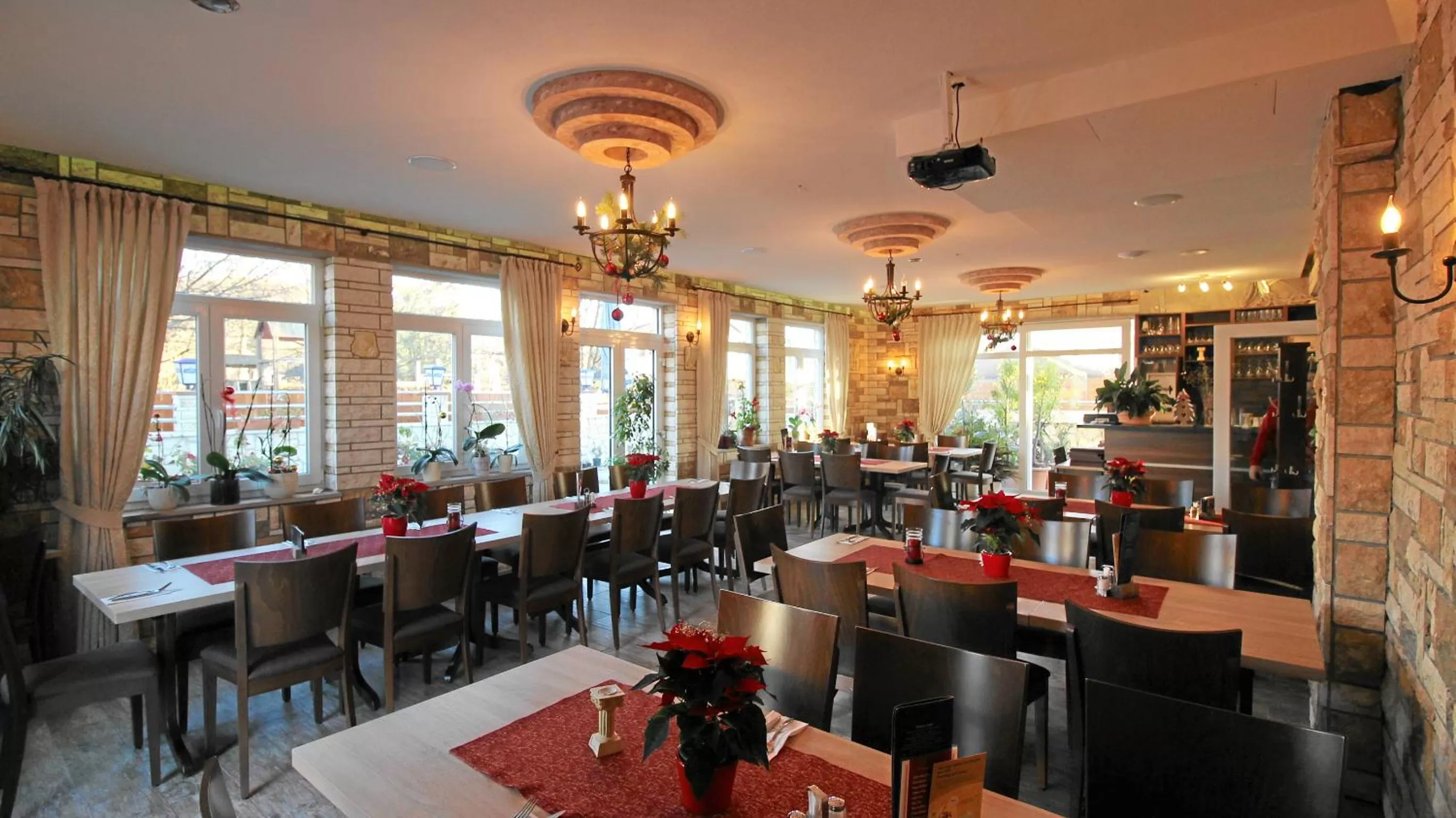 Restaurant/places to eat in Hotel-Restaurant Axion