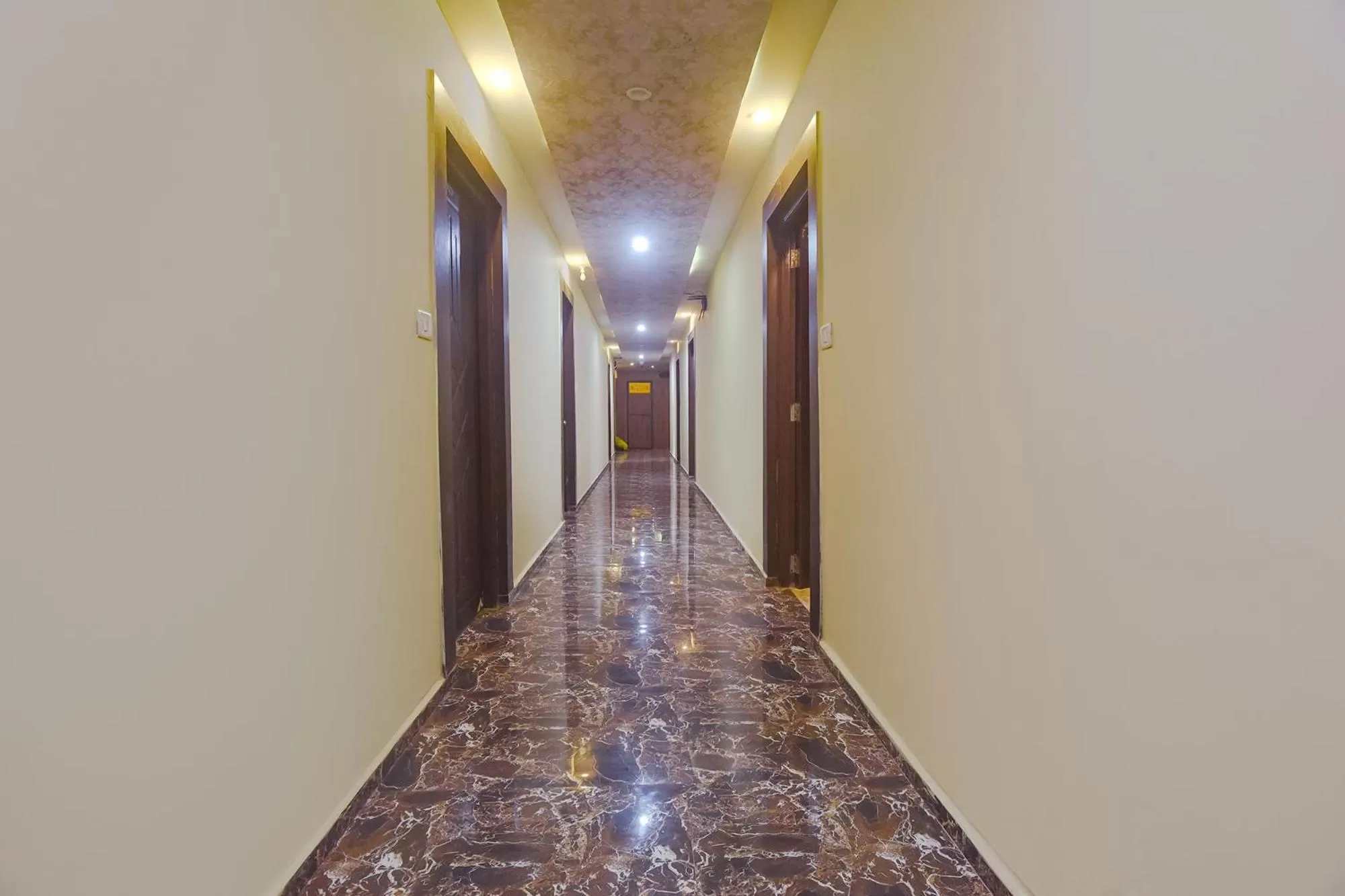 Lobby or reception in FabExpress Corinthia Boutique Rooms - Nr Candolim Beach