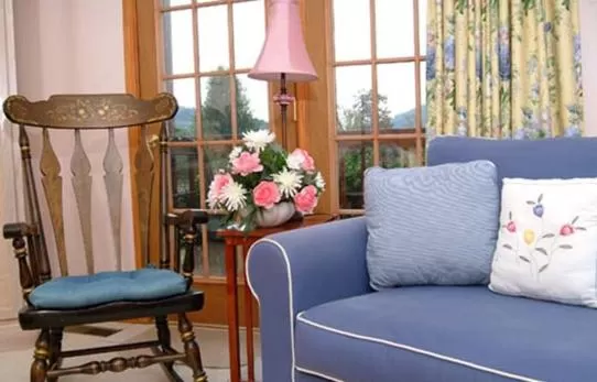 Seating Area in Berry Springs Lodge