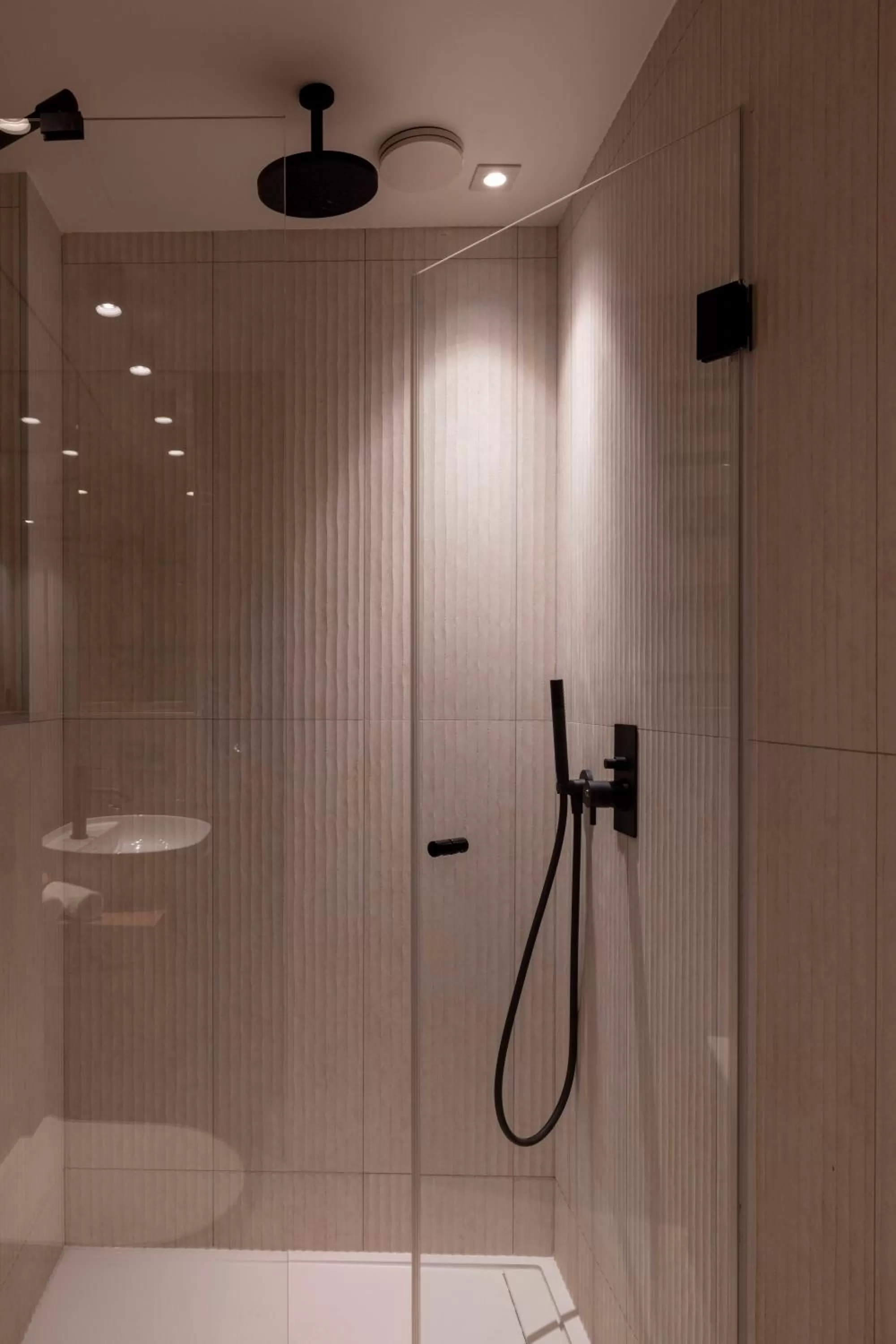 Bathroom in Hôtel Beige