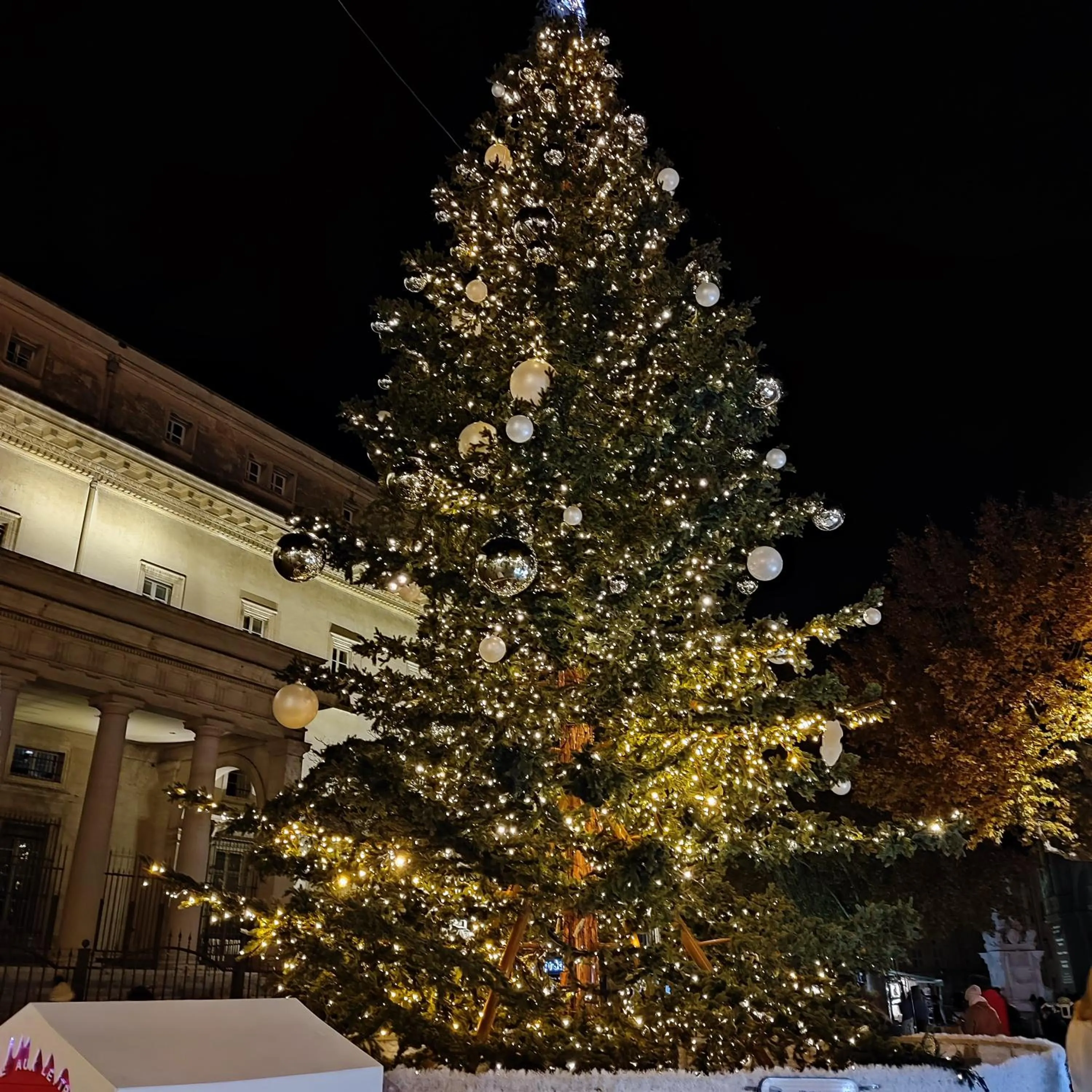 Property Building in Precheurs Studios