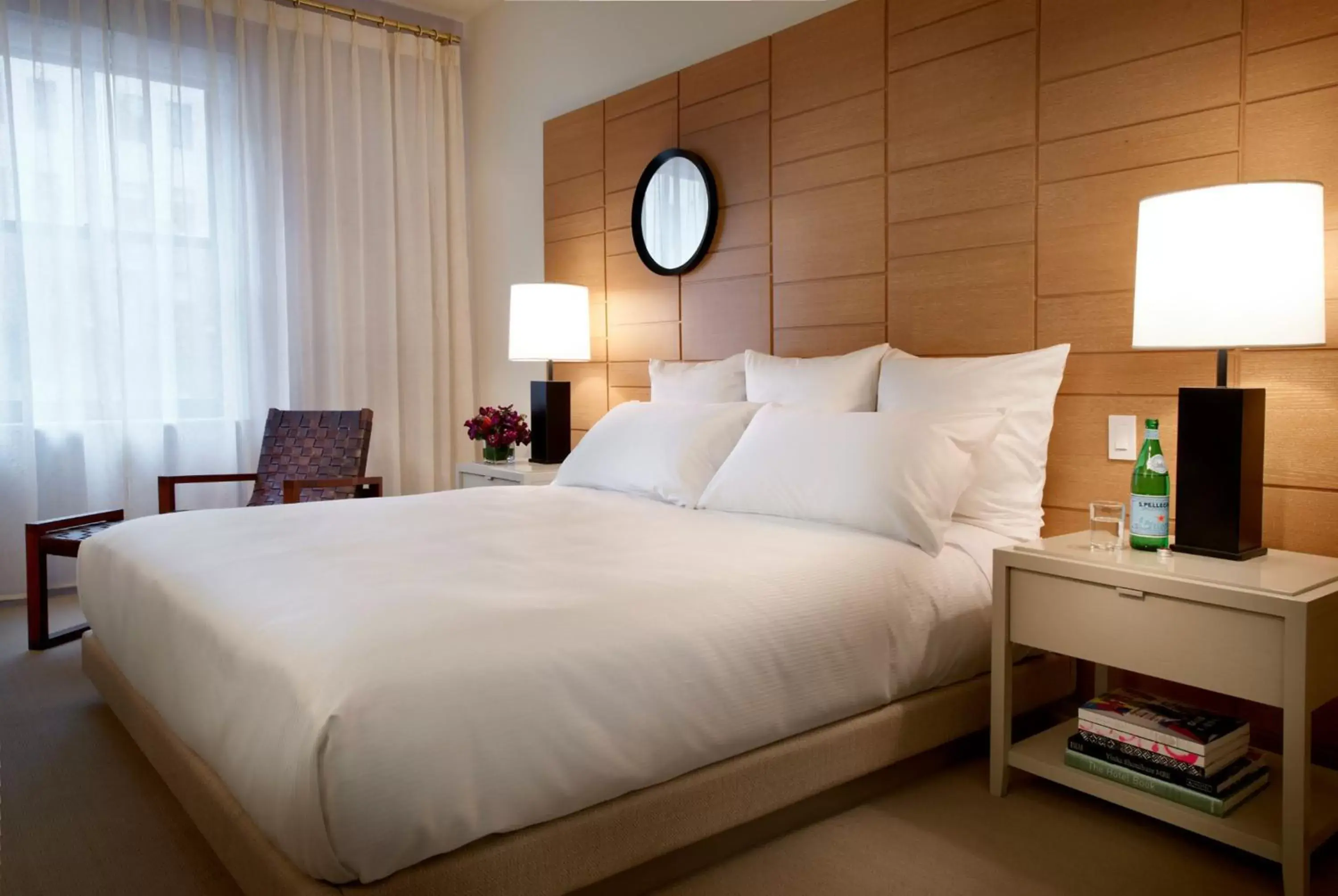 Luxury King Room in 21c Museum Hotel Cincinnati Luxury King Room in 21c Museum Hotel Cincinnati