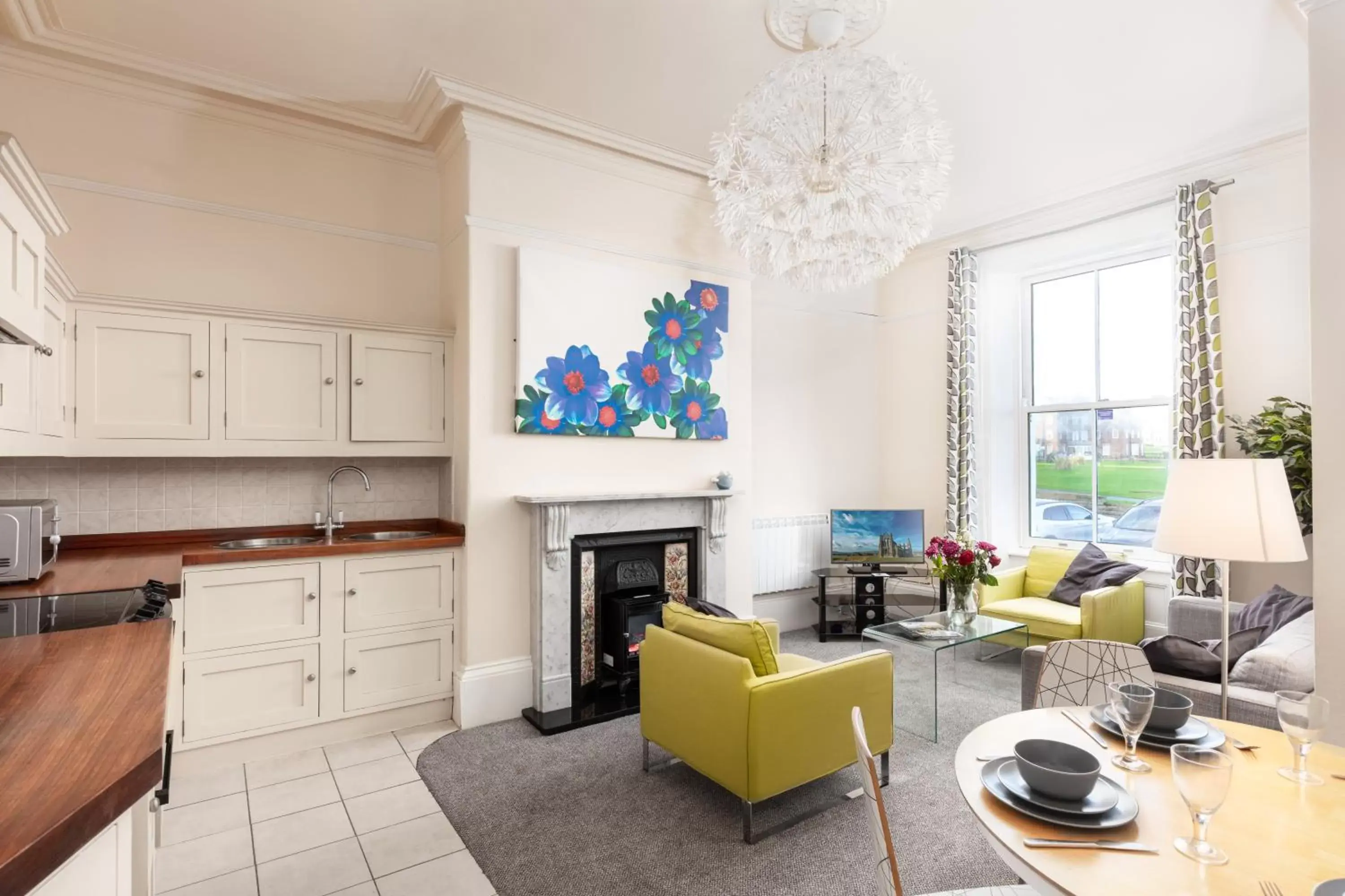 Two-Bedroom Apartment with Sea View in Discovery Accommodation Two-Bedroom Apartment with Sea View in Discovery Accommodation