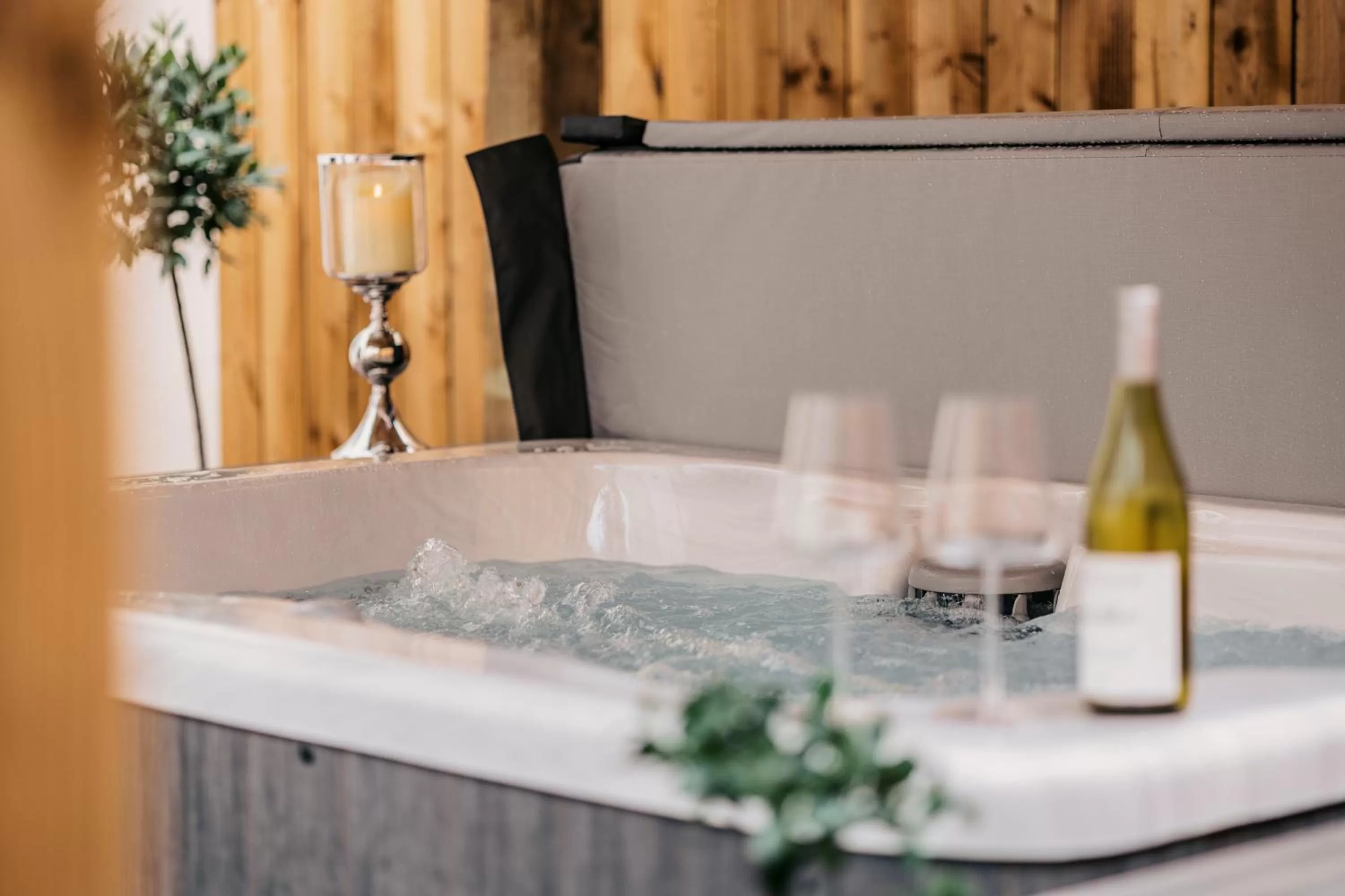 Hot Tub in South Causey Inn