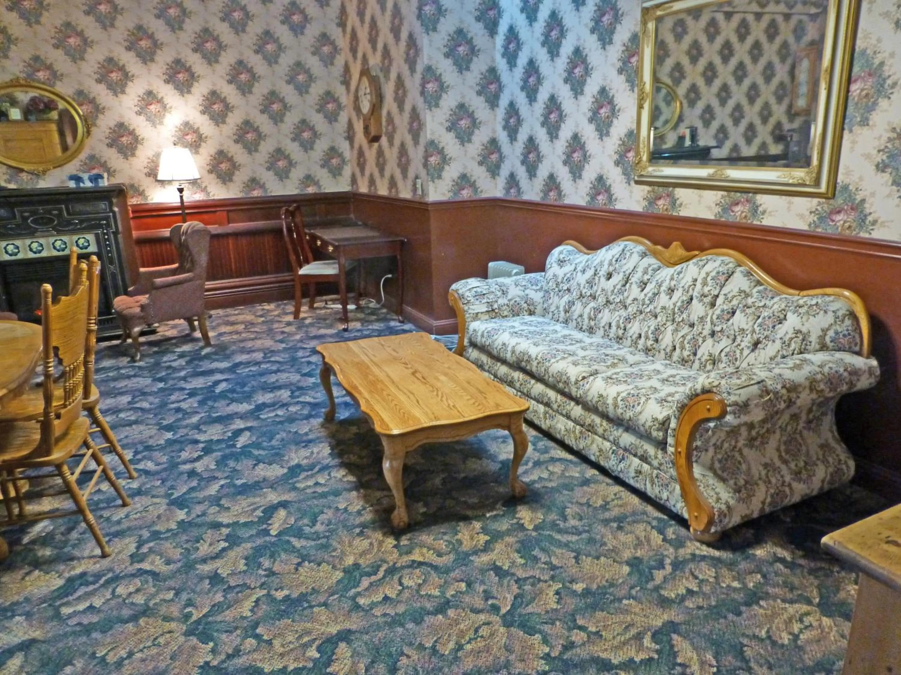 Lobby or reception in Victorian Inn