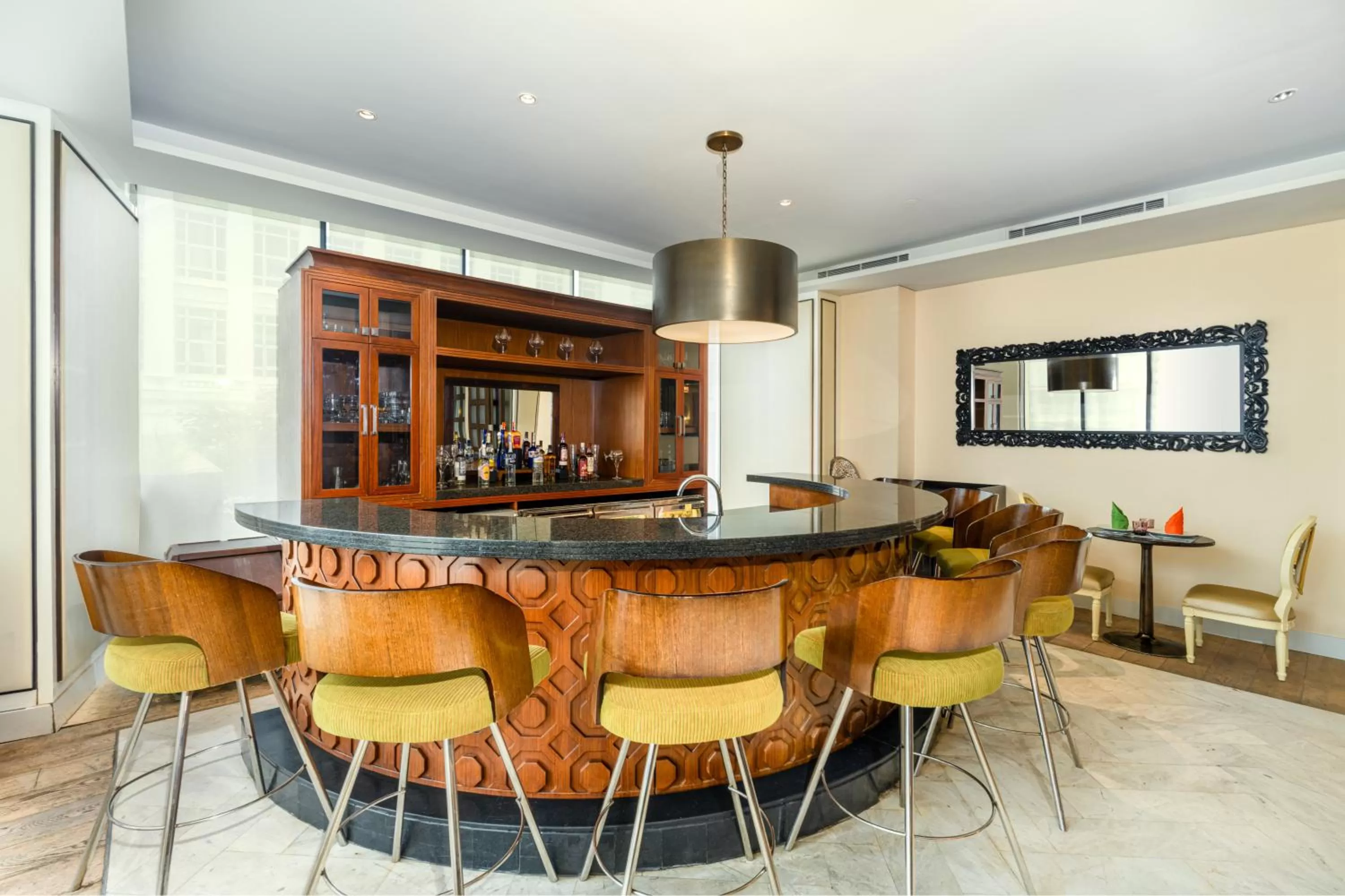 Lounge or bar in NH Collection Colombo