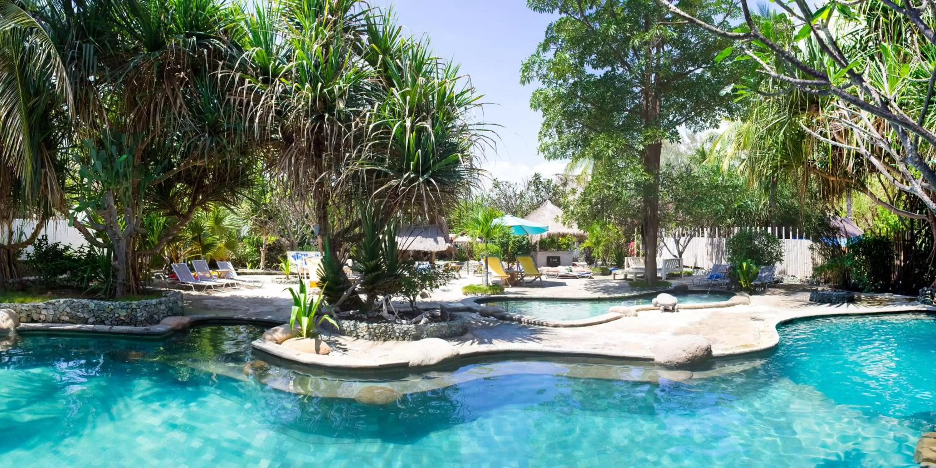 Swimming pool in Sunrise Resort