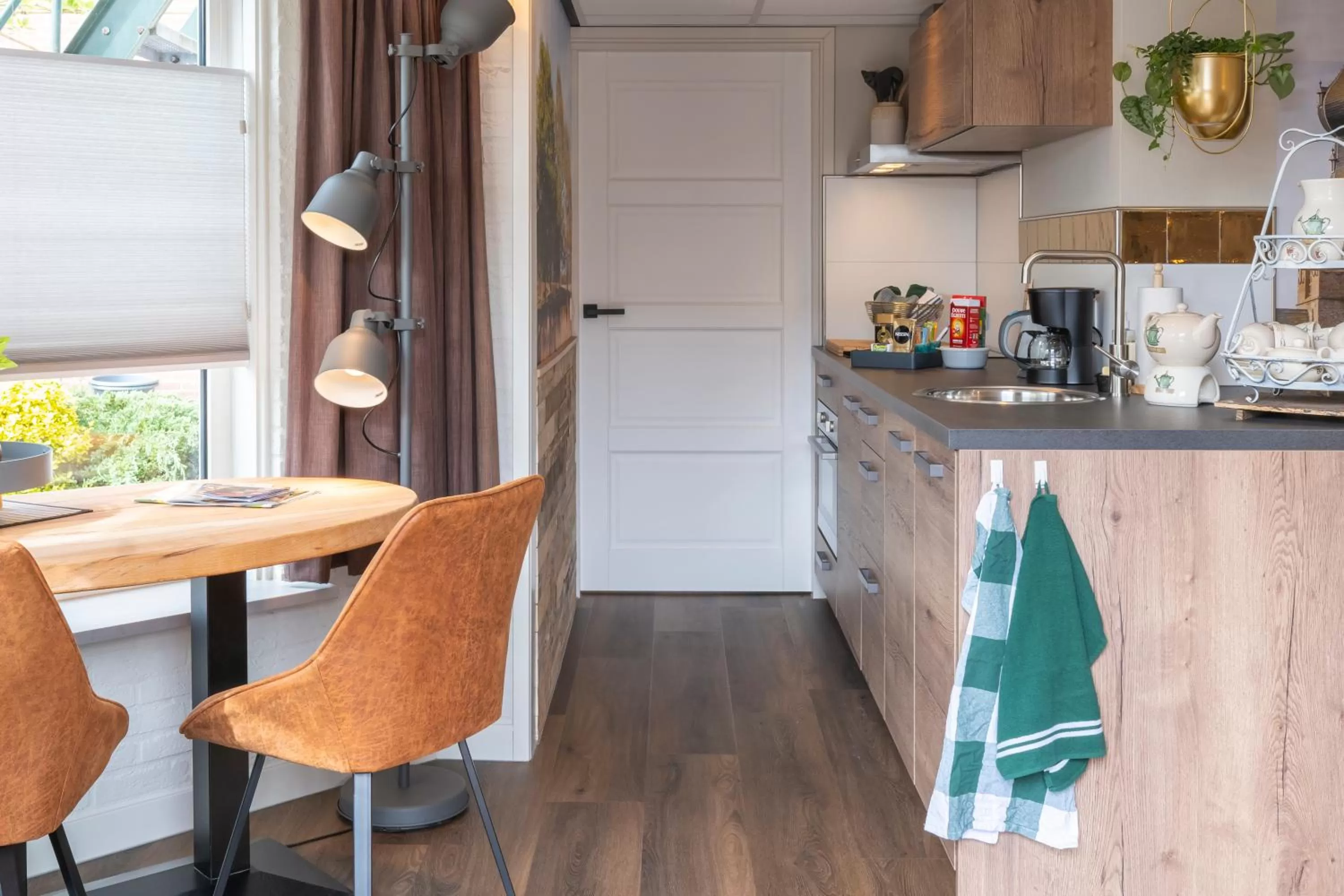 View (from property/room), Kitchen/Kitchenette in B&B de Ster van Dwingeloo