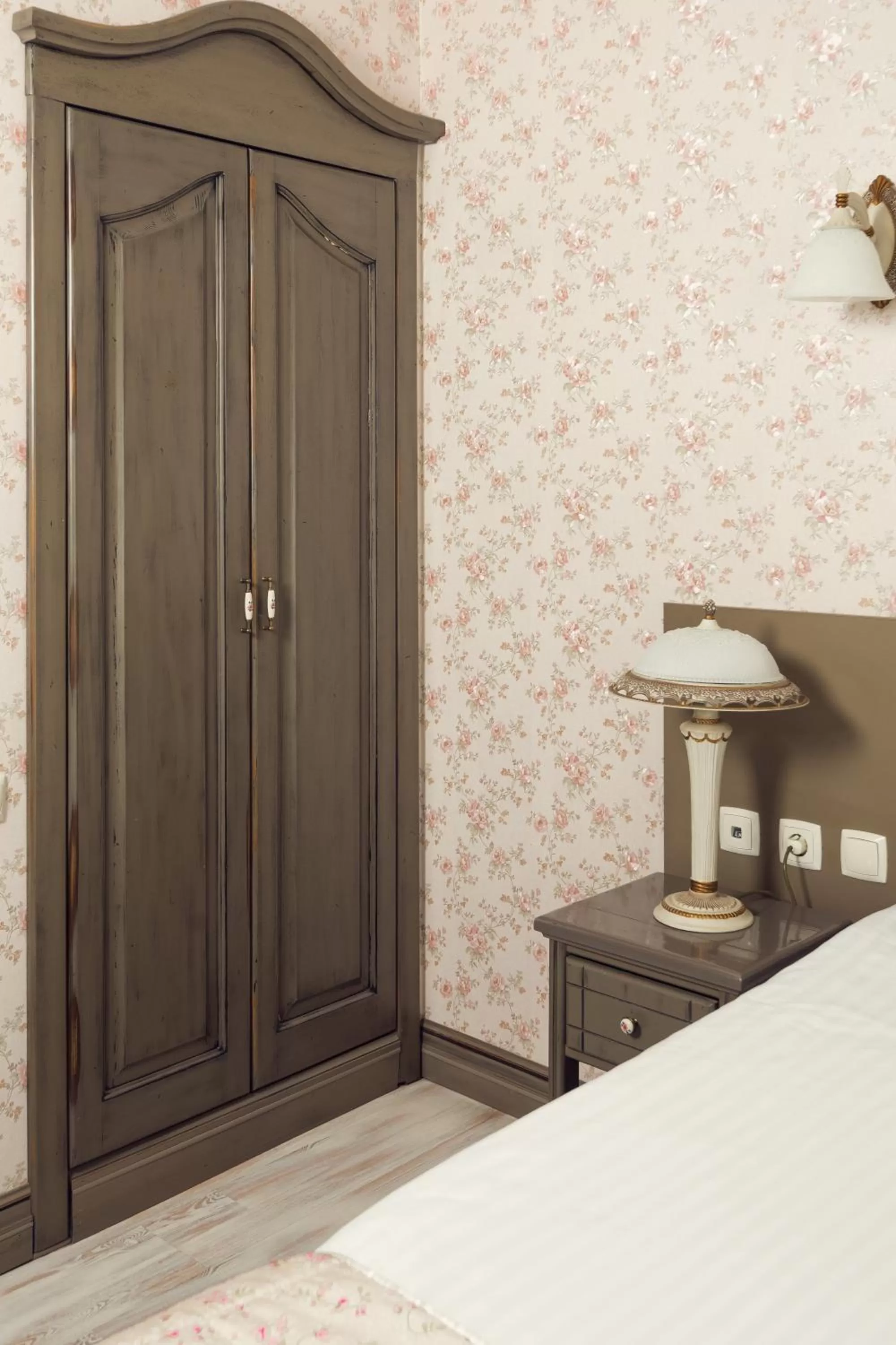 Communal lounge/ TV room, Bed in Boutique Hotel Traditional