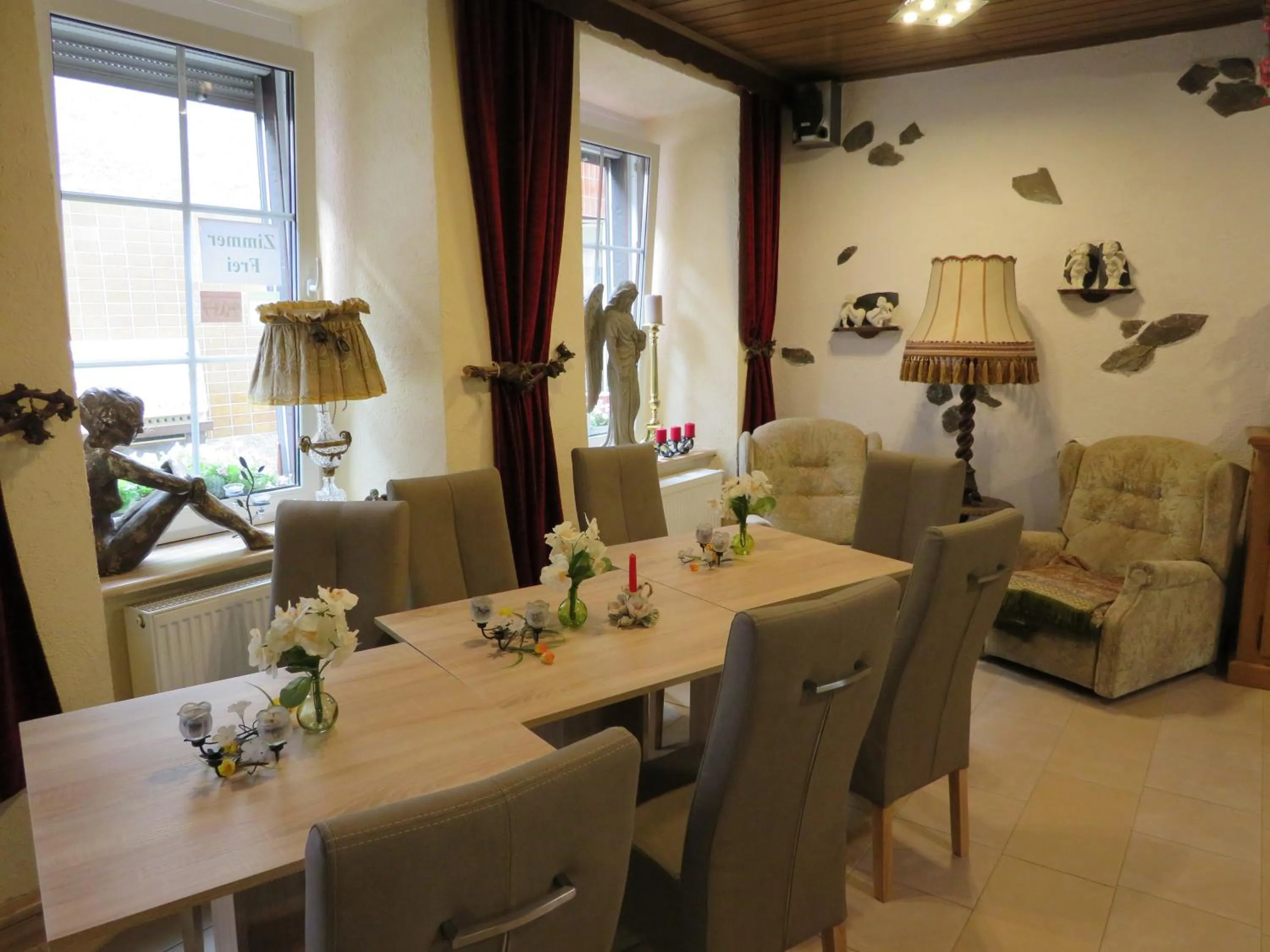 Restaurant/places to eat in Zum Achten Himmel