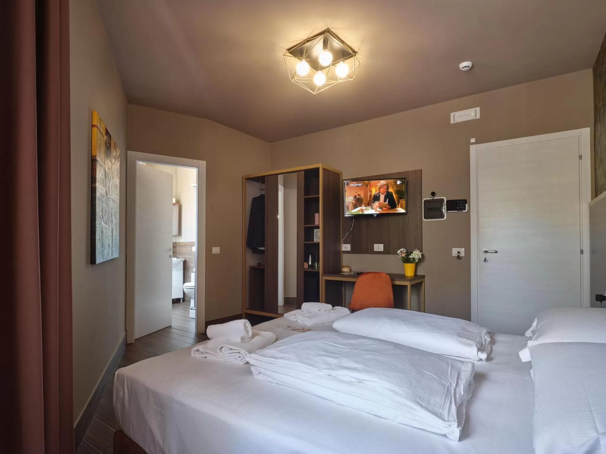 Photo of the whole room, Bed in Hotel Giulietta