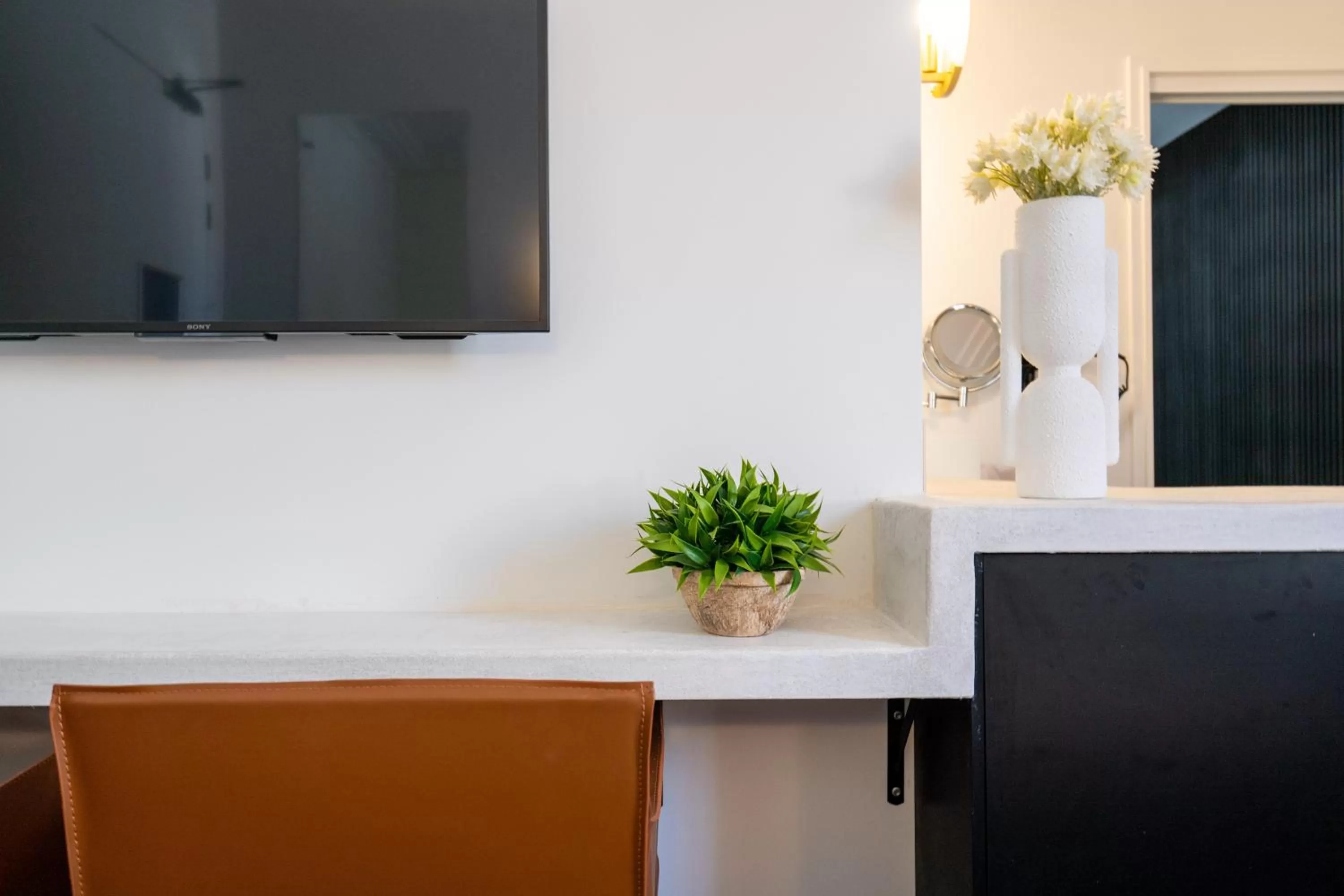 TV and multimedia in Grand Hotel and Studios