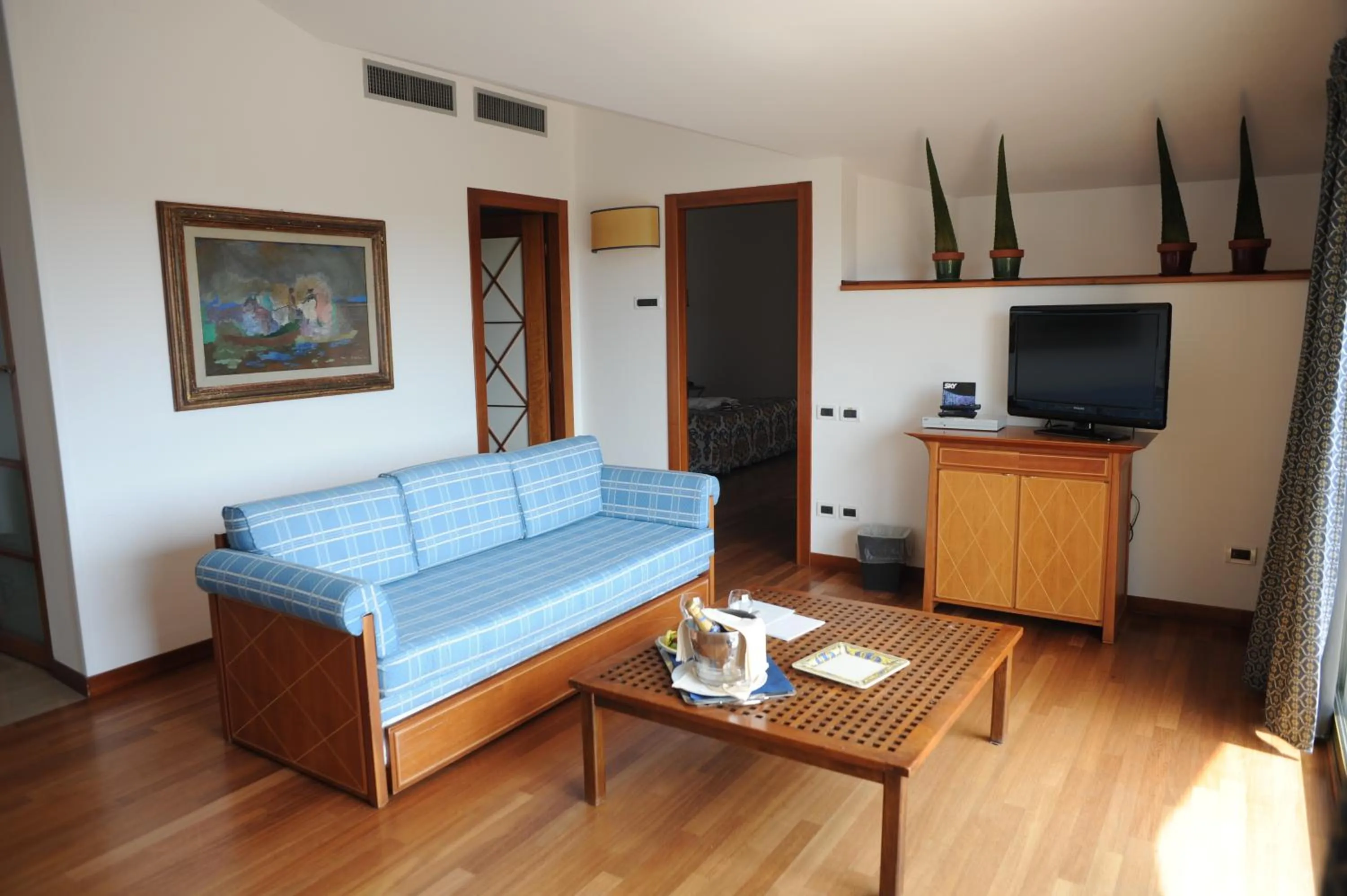 Living room, Bed in Hotel Villa Undulna - Terme della Versilia