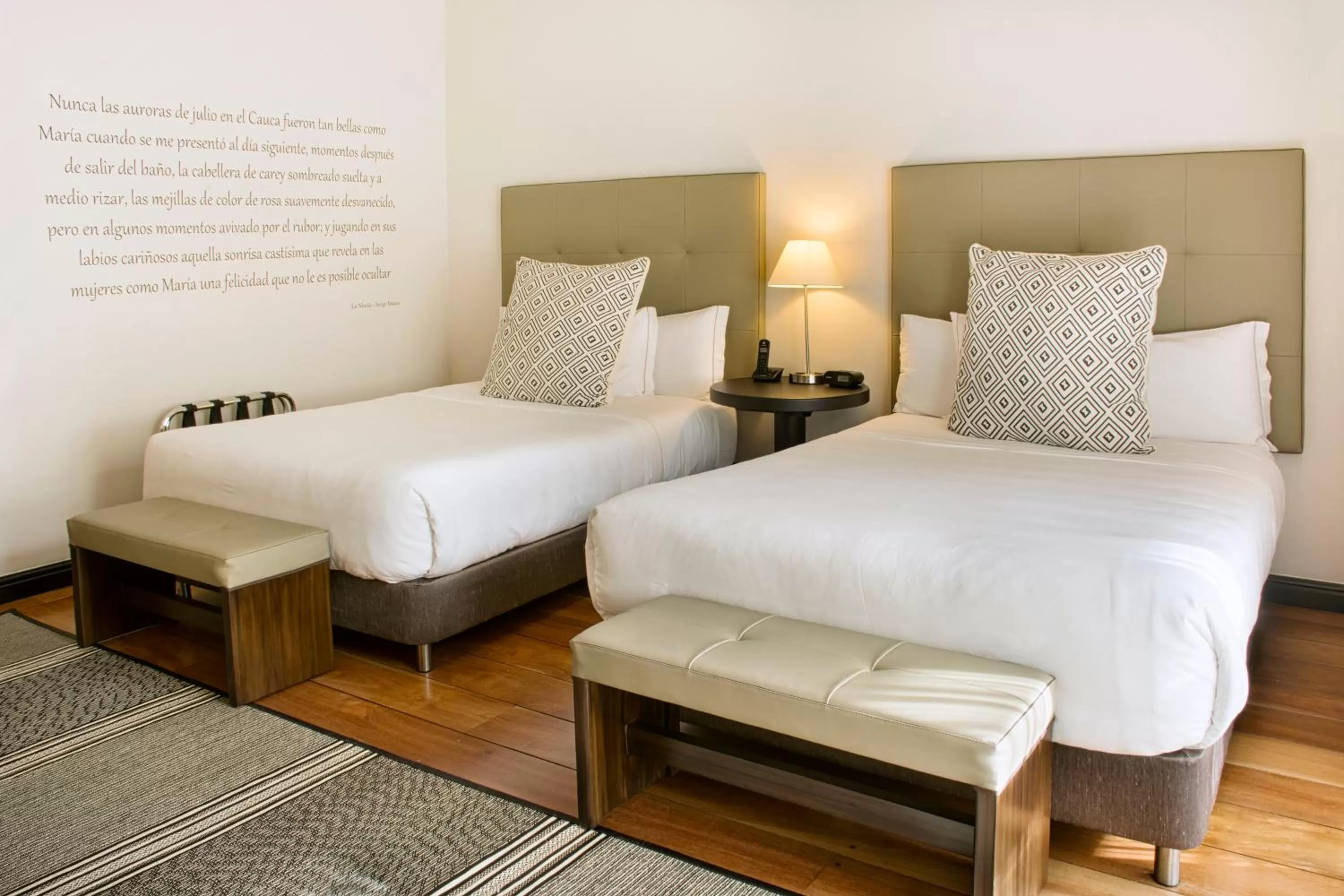 Photo of the whole room, Bed in Movich Casa del Alferez