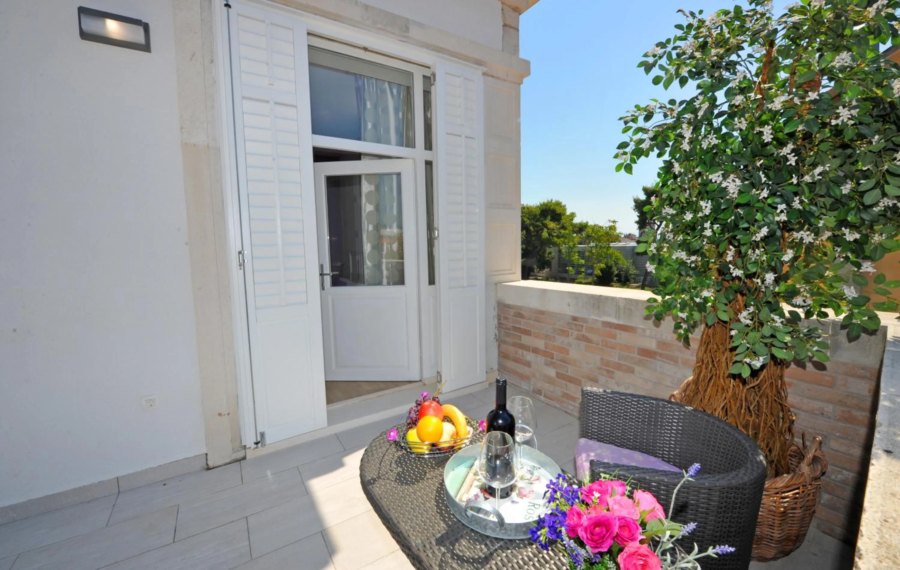 Day in Luxury Rooms Nirvana