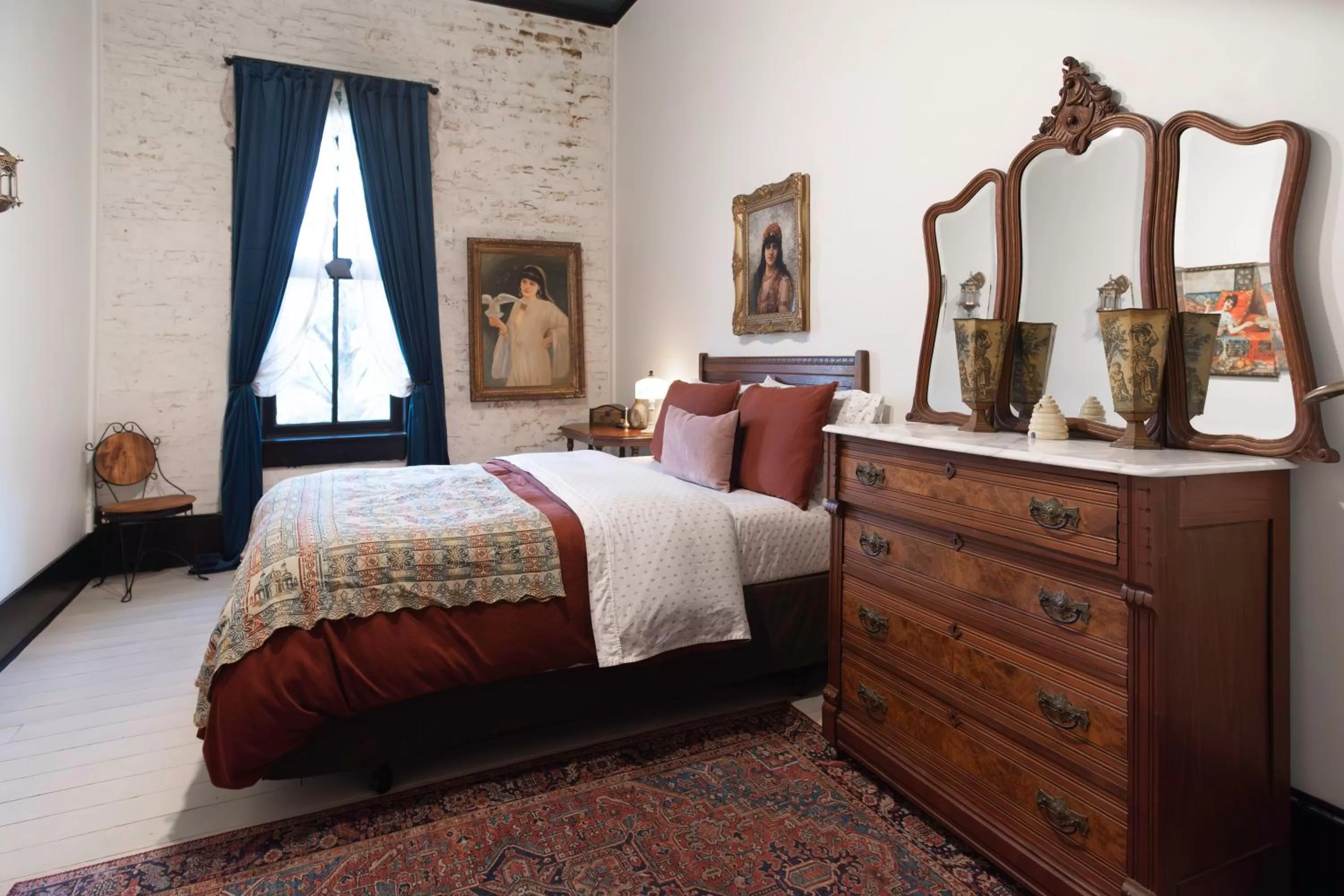 Bed in Beard and Lady Inn