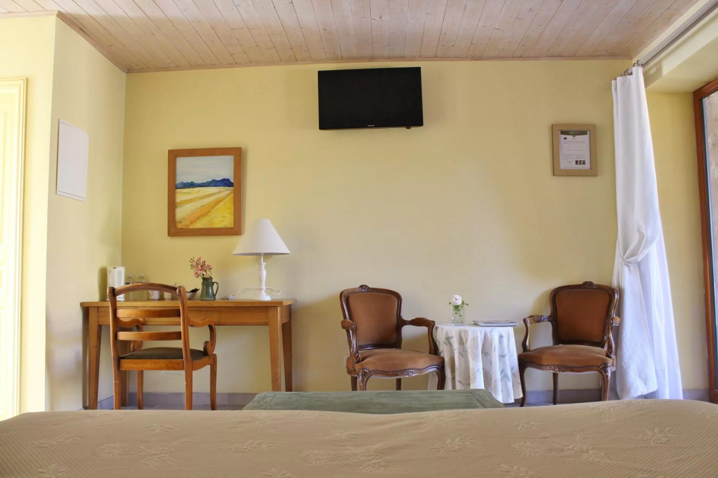 TV and multimedia, Bed in Le Clos Fleuri