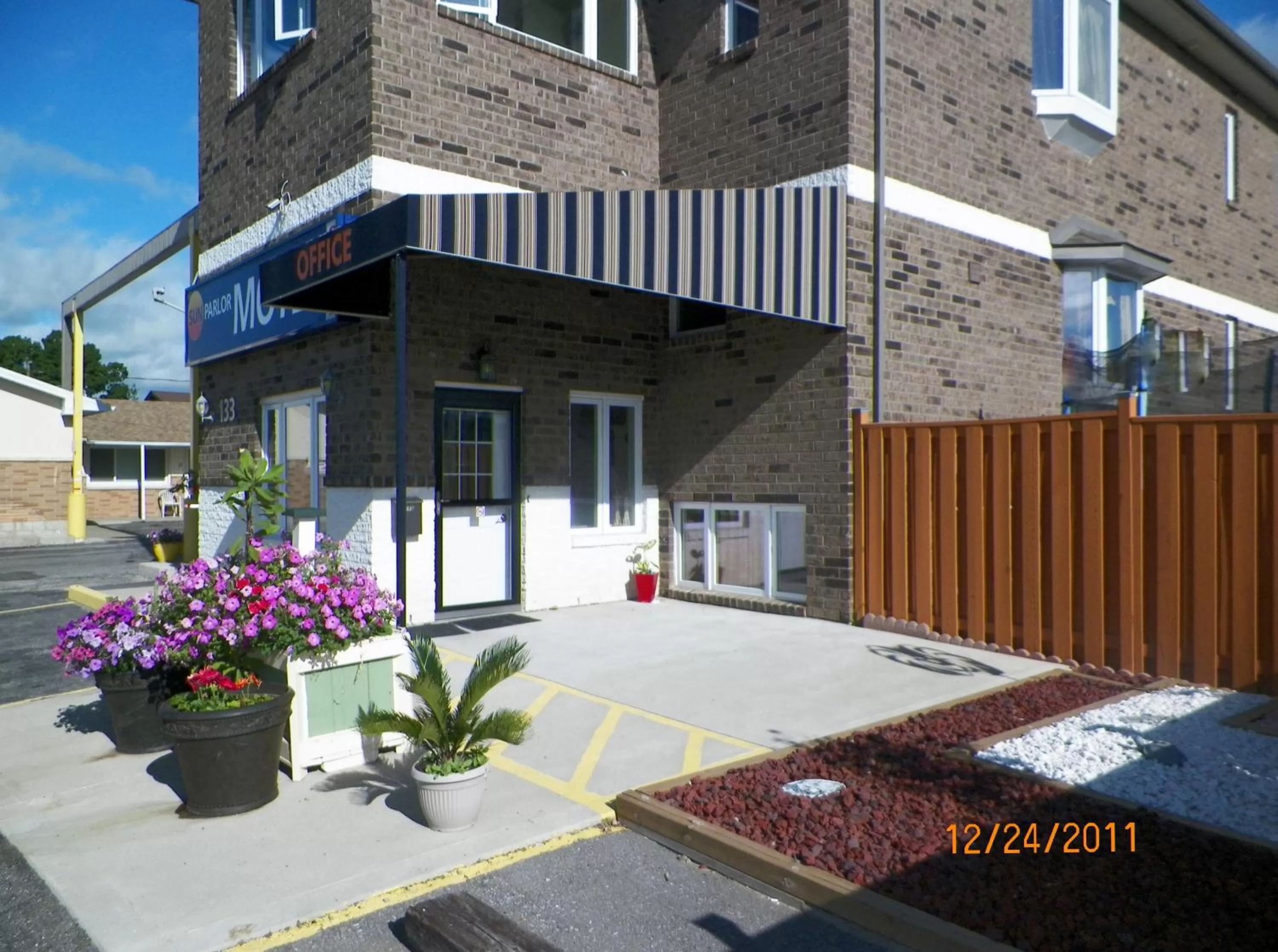 Facade/entrance in Sunparlor Motel