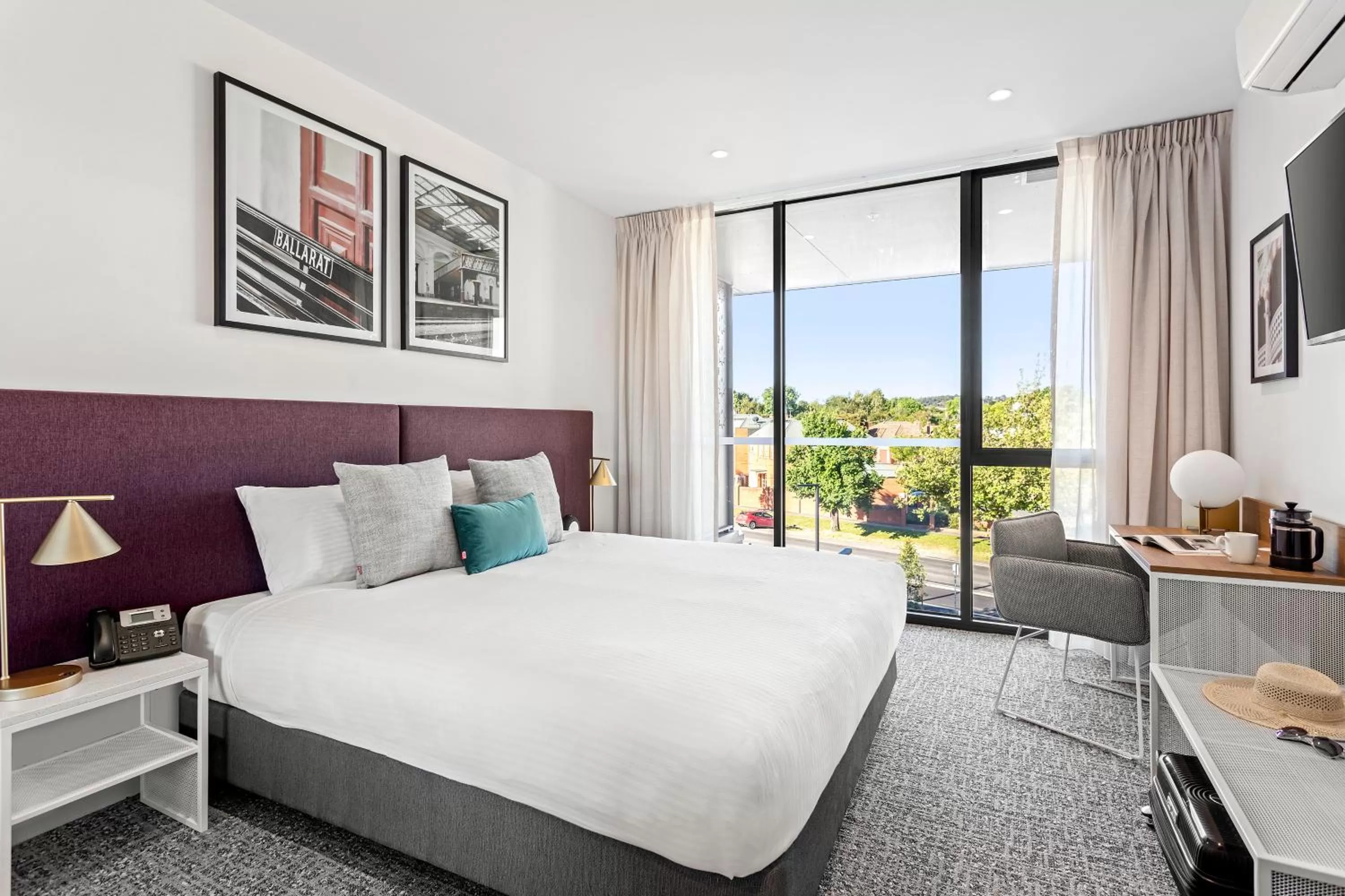 Bedroom, Bed in Quest Ballarat Station