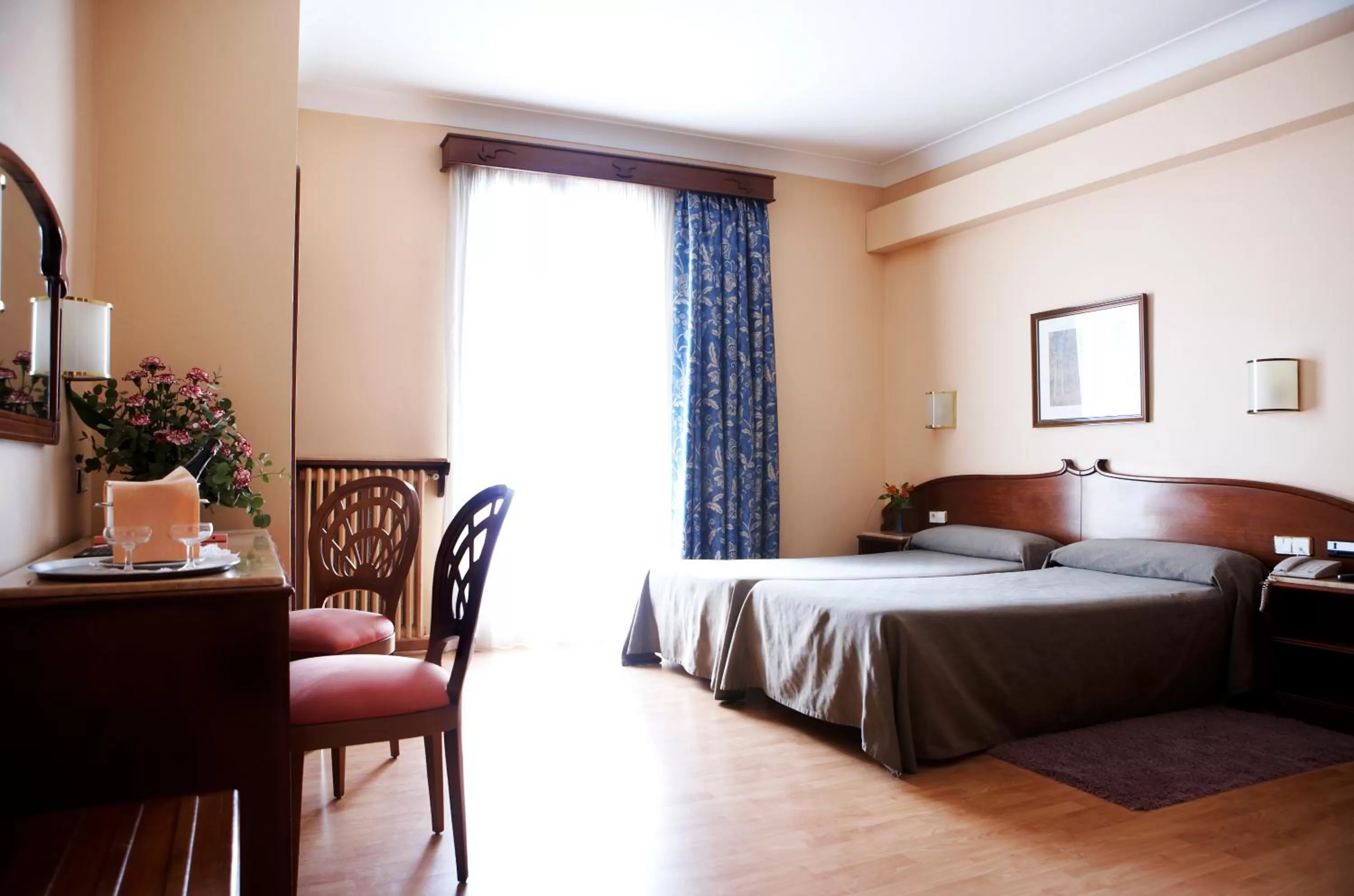 Bedroom, Bed in Gaudi Hotel