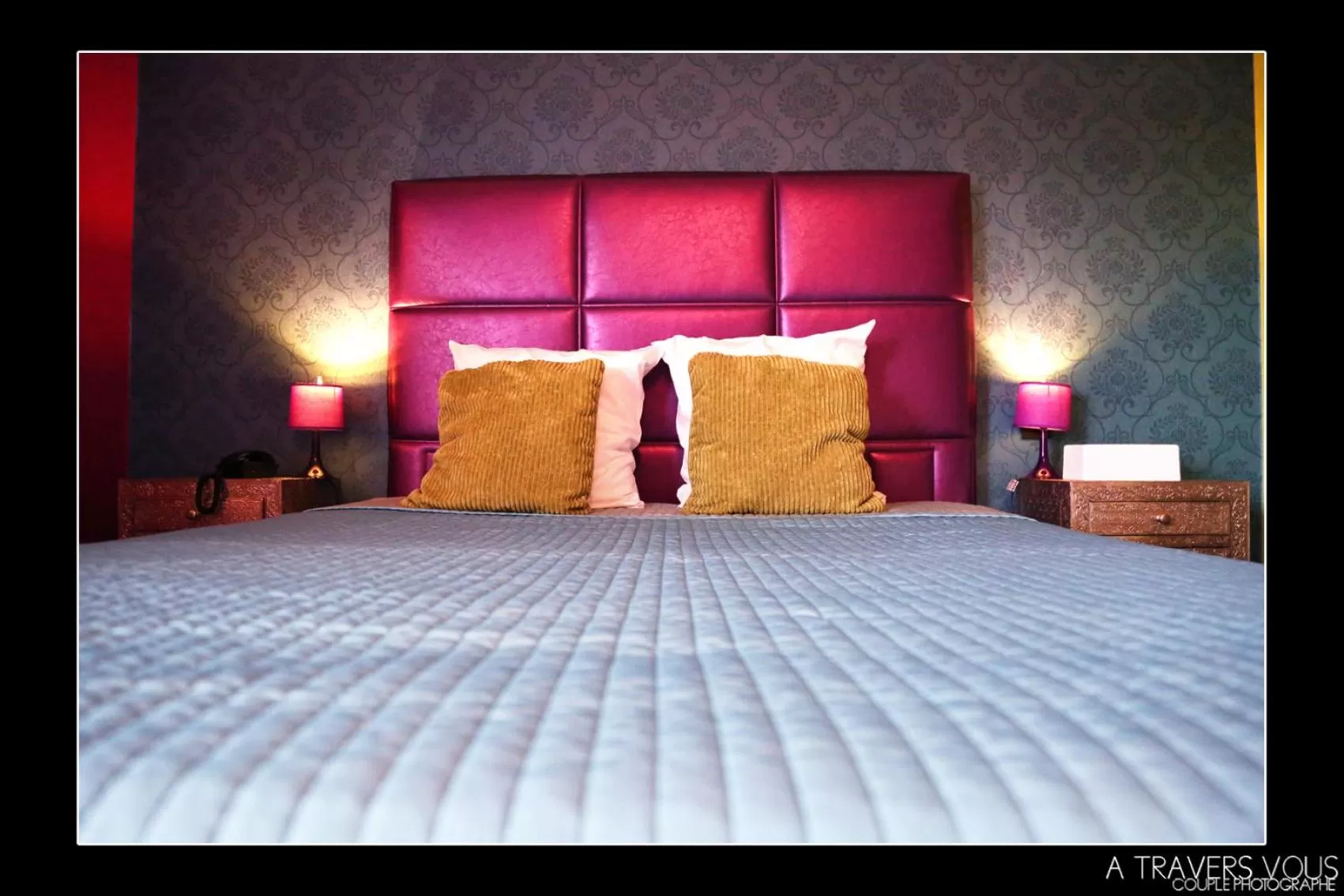 Bed in V E R O N E - Rooms & Suites - Liège - Rocourt