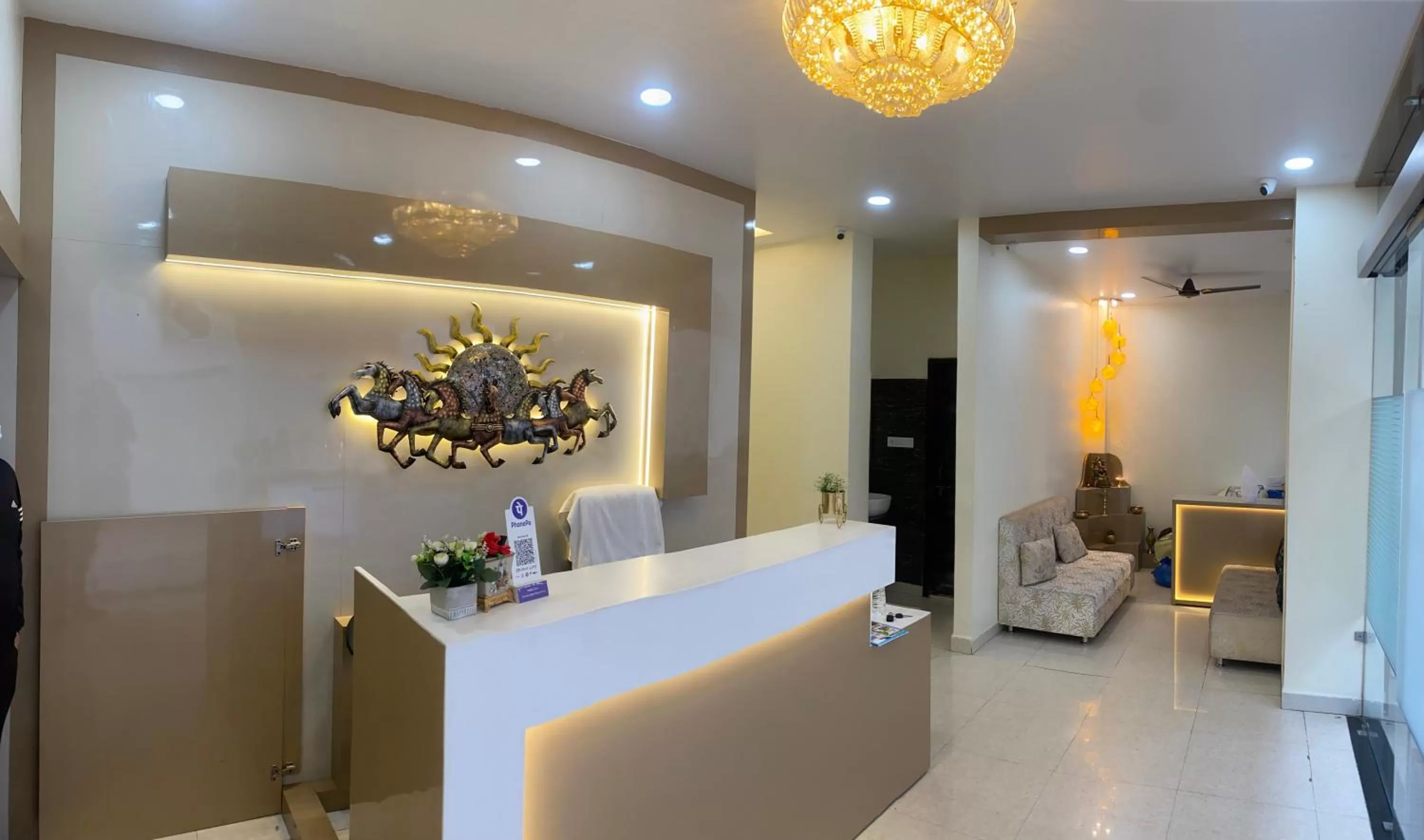 Seating area in Hotel Golden Bliss