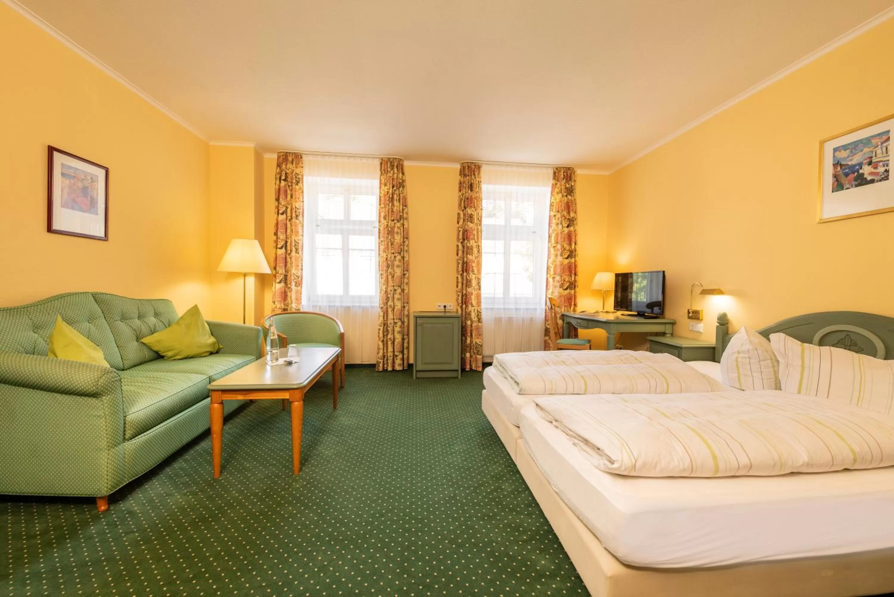 Photo of the whole room, Bed in Hotel Herzog Georg