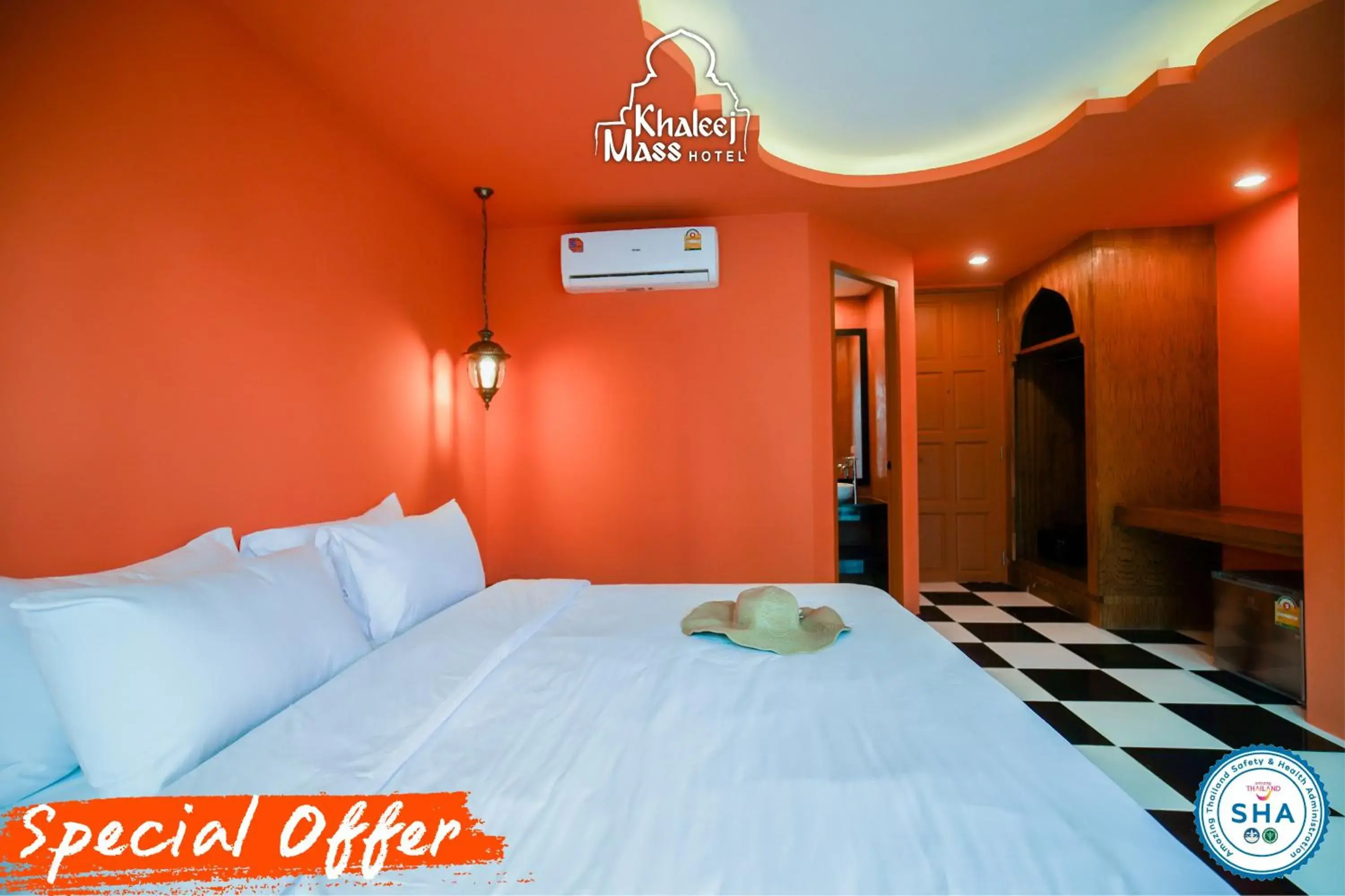 Deluxe Double Room in Khaleej Mass Hotel Patong Deluxe Double Room in Khaleej Mass Hotel Patong