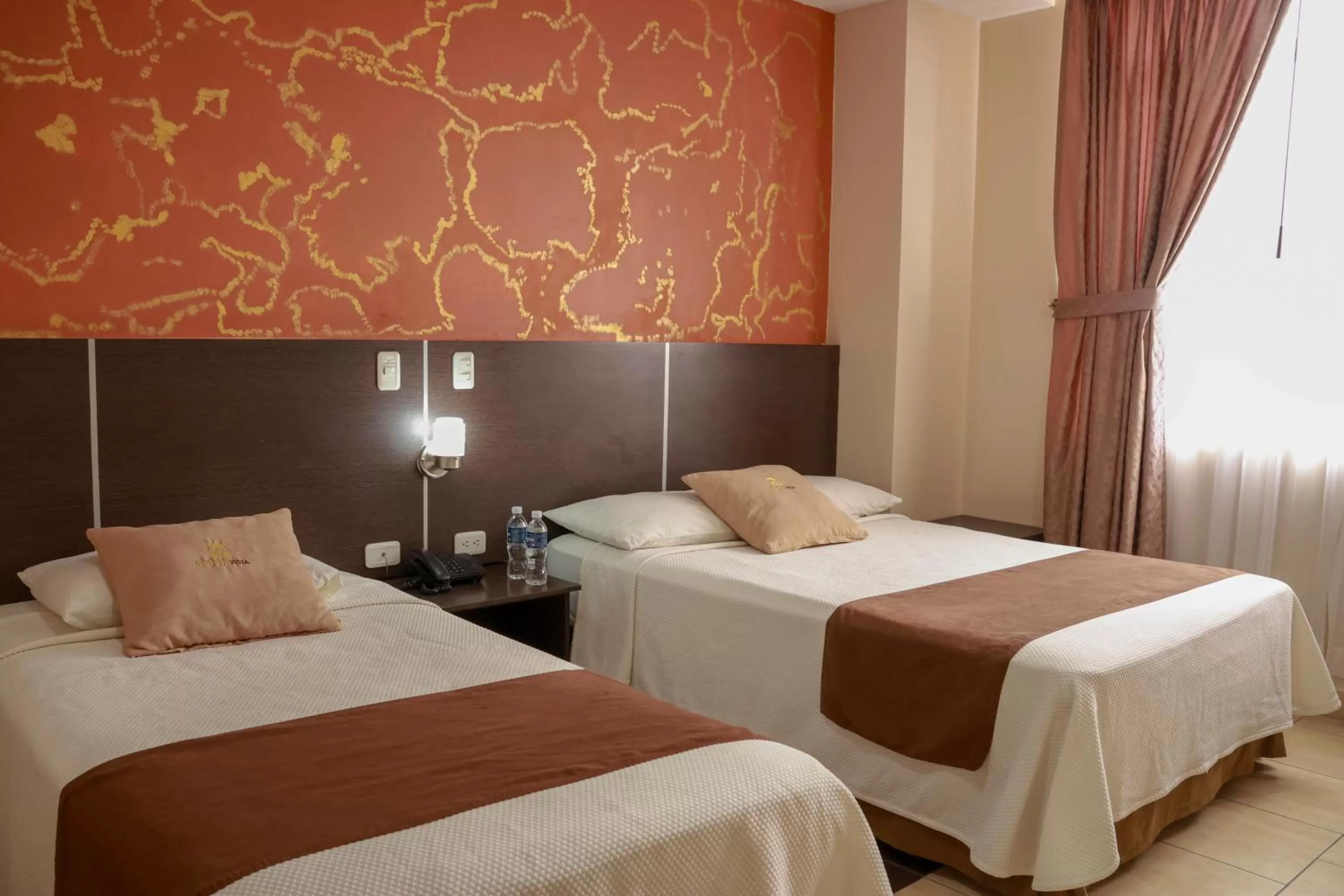 Twin Room in Hotel Golden Vista