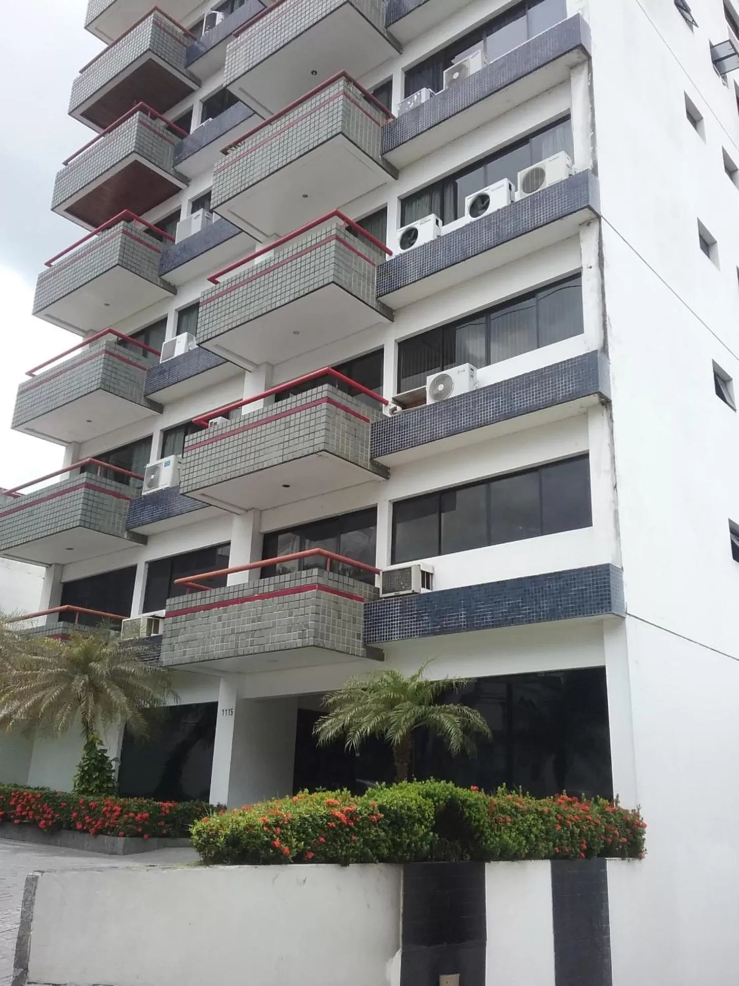 Facade/entrance in Hotel Saint Paul 01 Flat