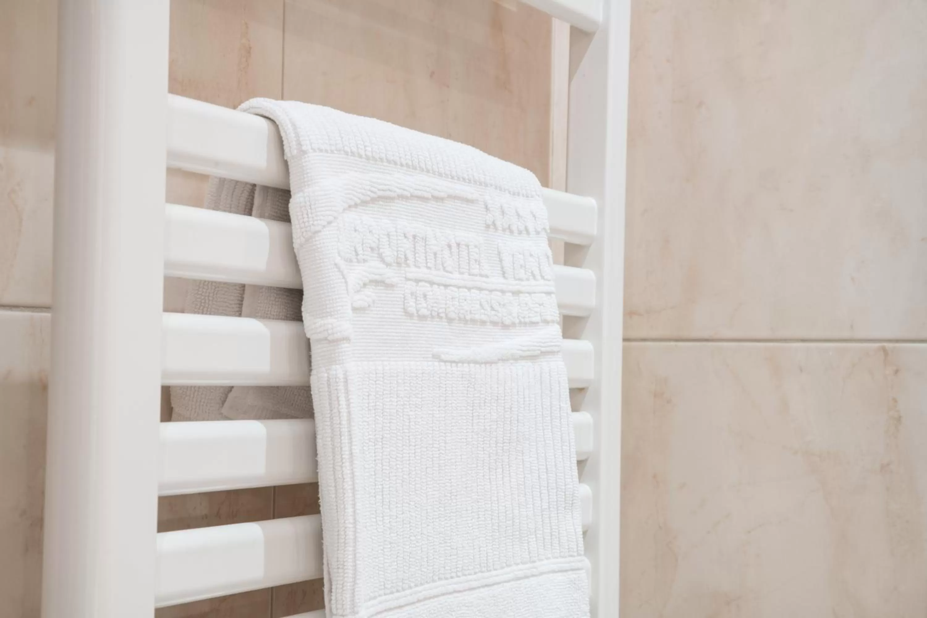 Bathroom, Bed in Airporthotel Verona Congress & Relax