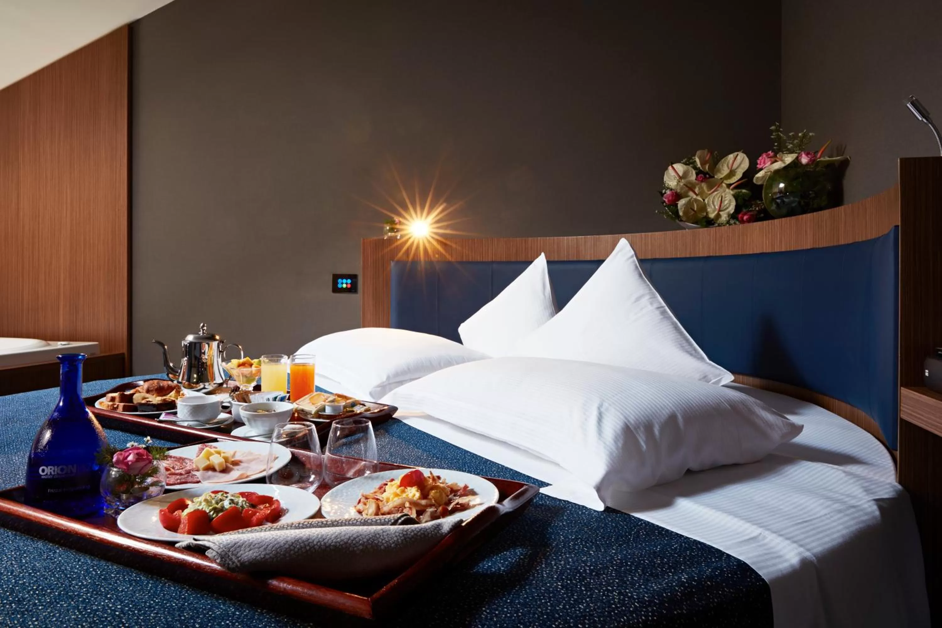 Bedroom, Bed in Hotel The Building