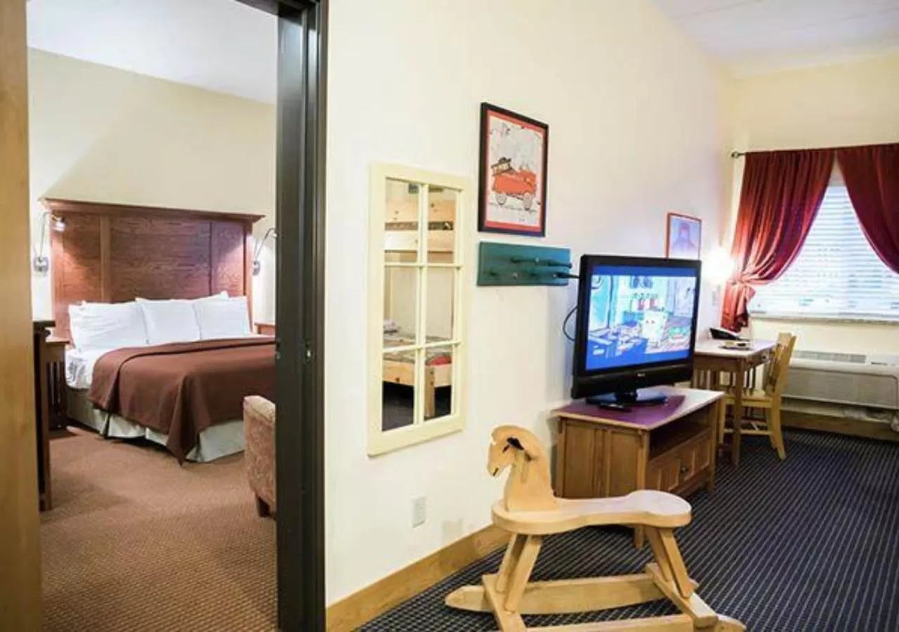 Other, Bed in Timberlake Lodge