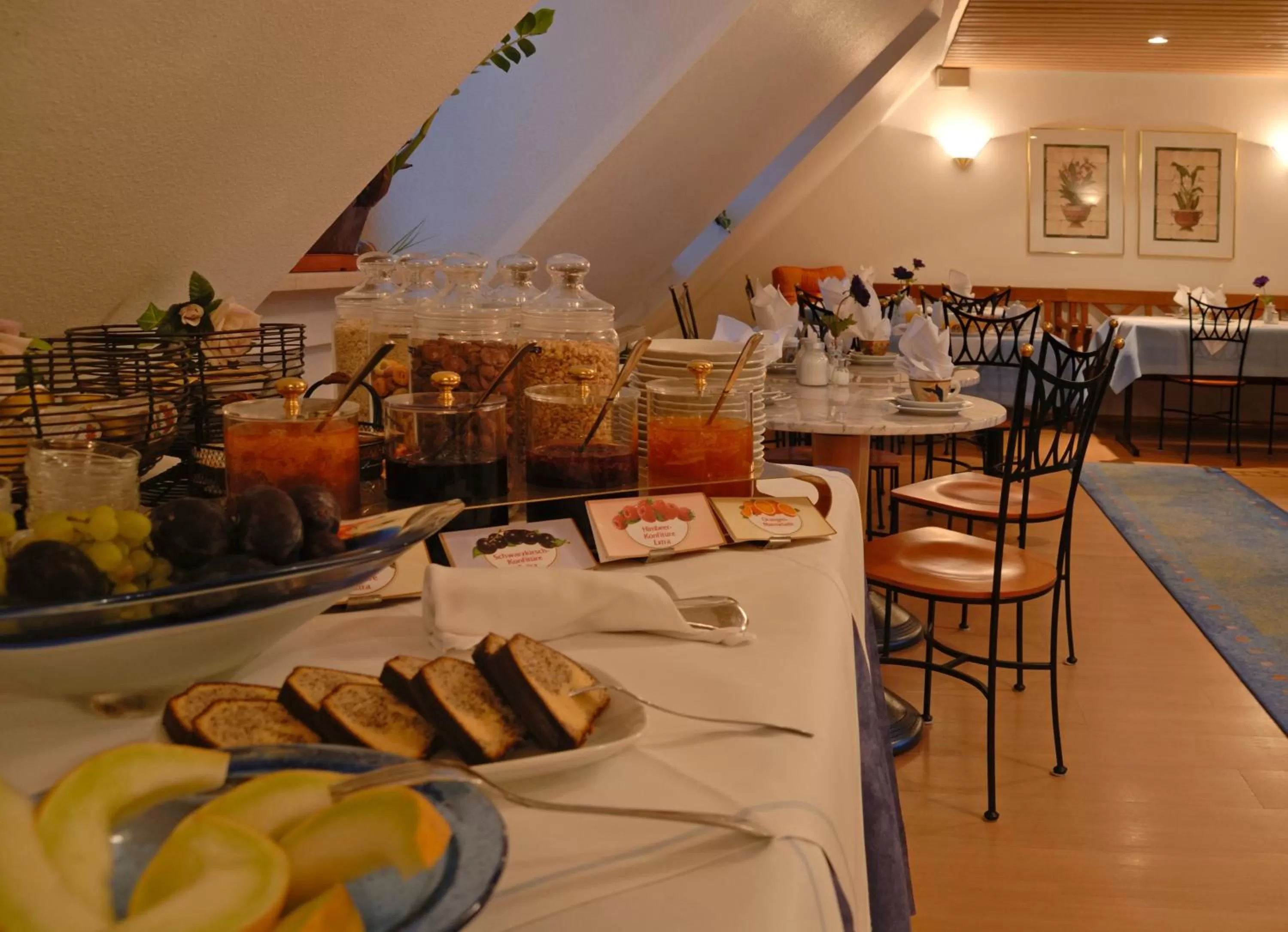 Restaurant/places to eat in Stadthotel