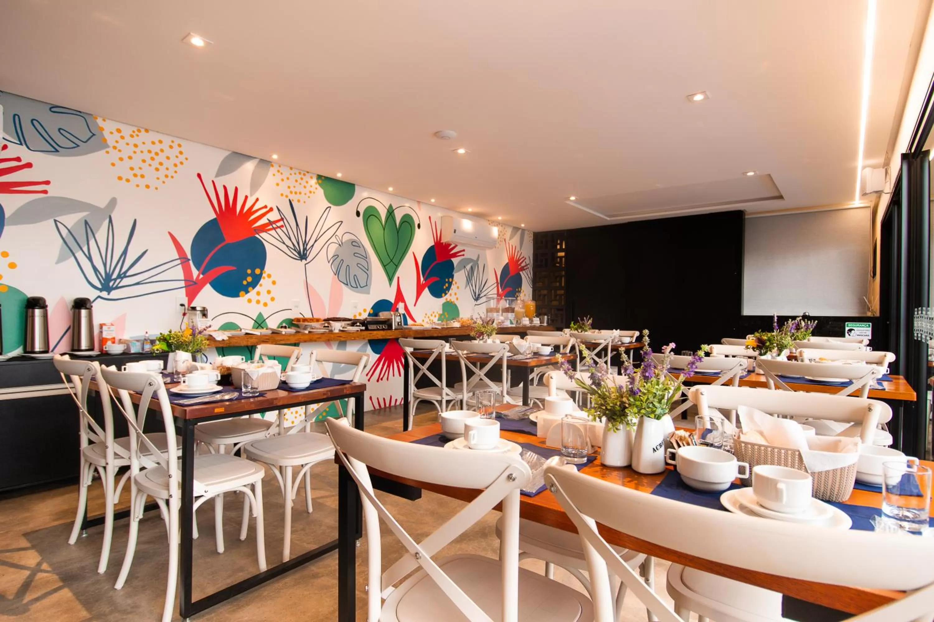 Restaurant/places to eat in Pousada Flores do Carmo