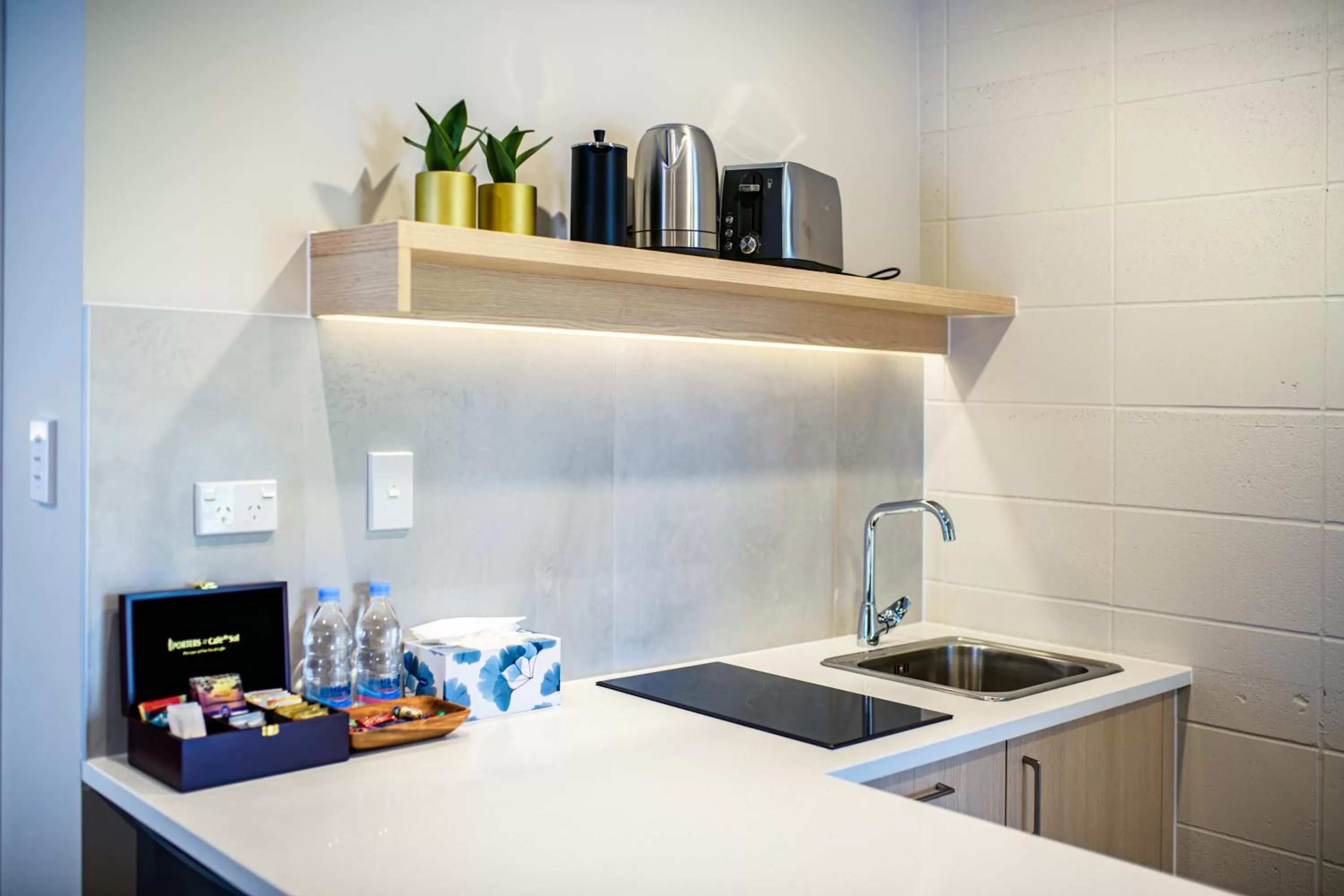 kitchen in Takapuna International Motor Lodge