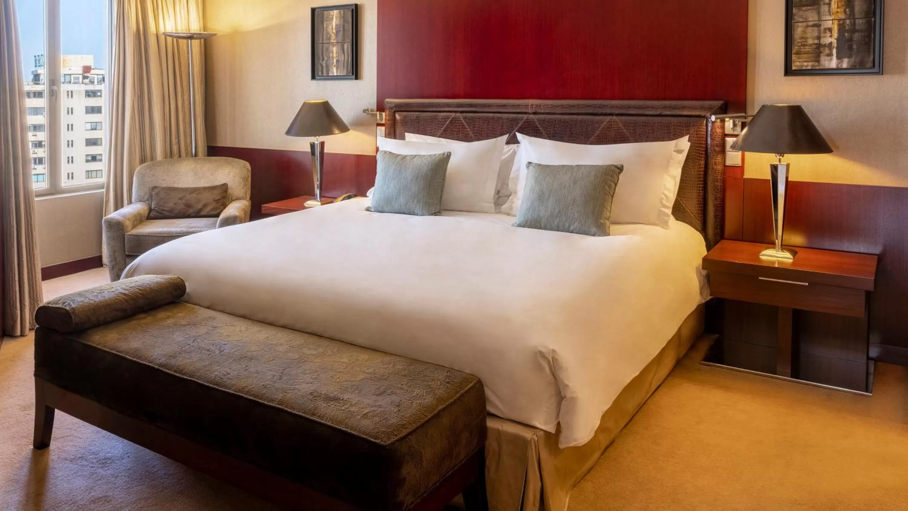 Bedroom, Bed in Crowne Plaza Porto by IHG