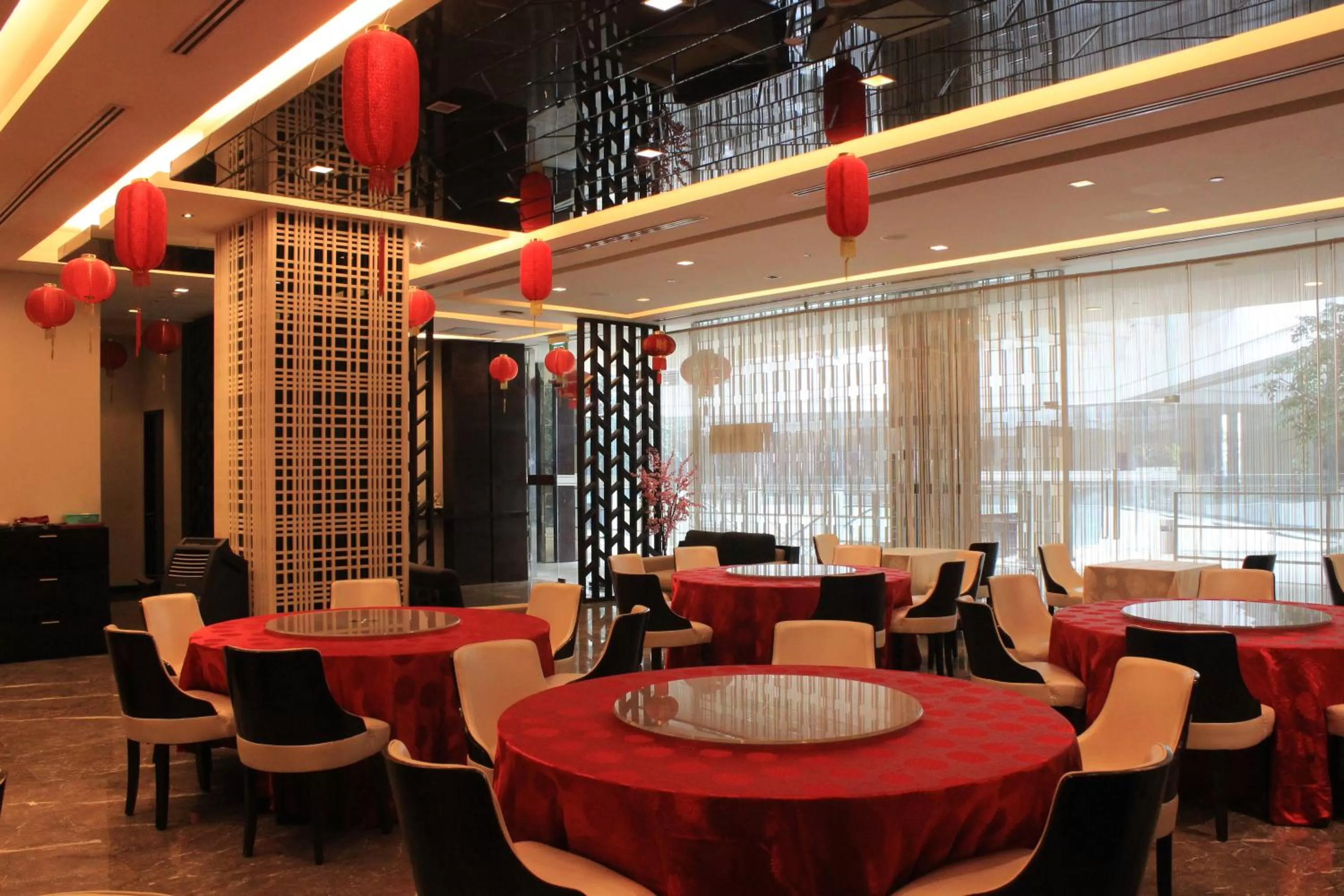 Restaurant/places to eat in PO Hotel Semarang