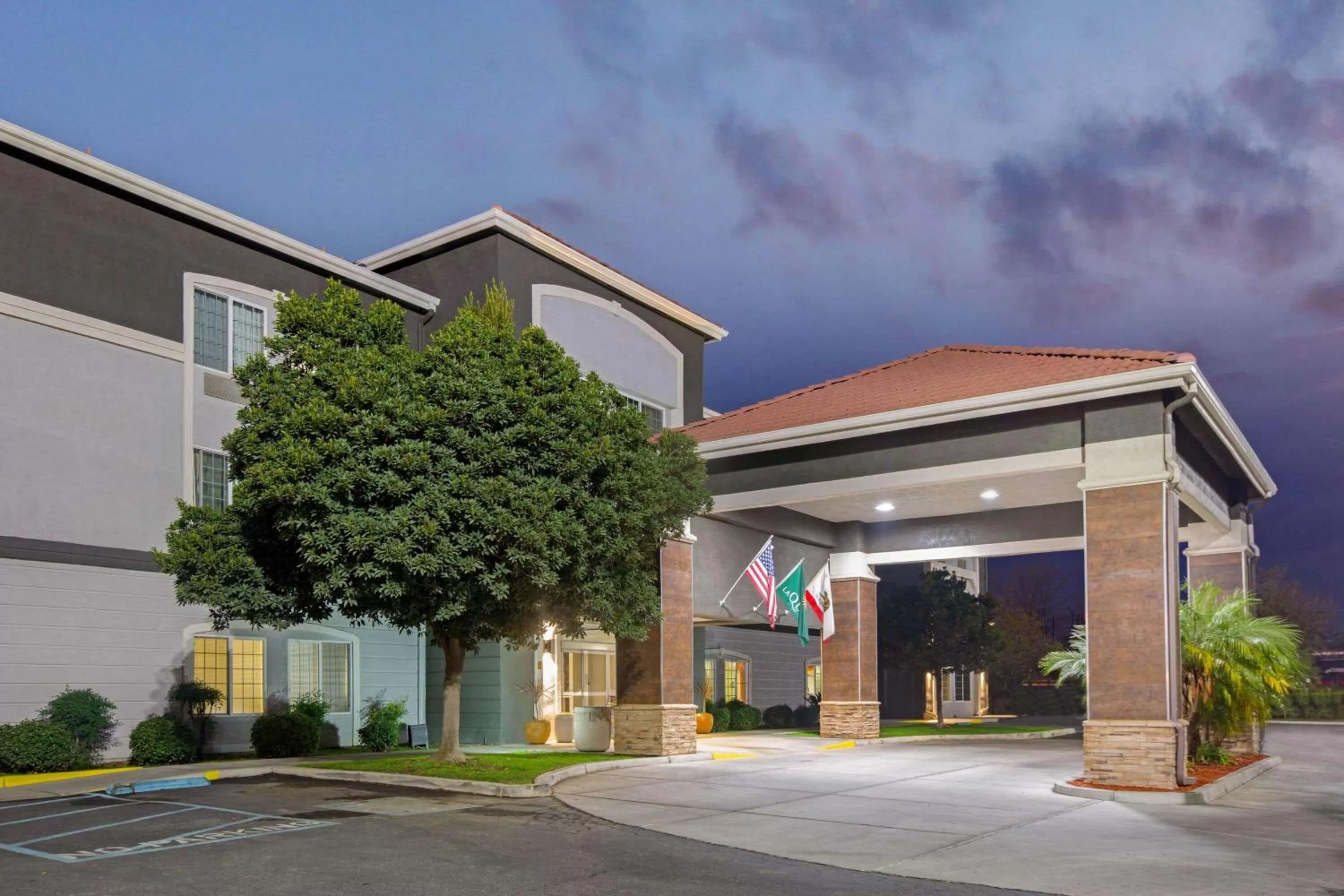 Property building in La Quinta by Wyndham Visalia/Sequoia Gateway