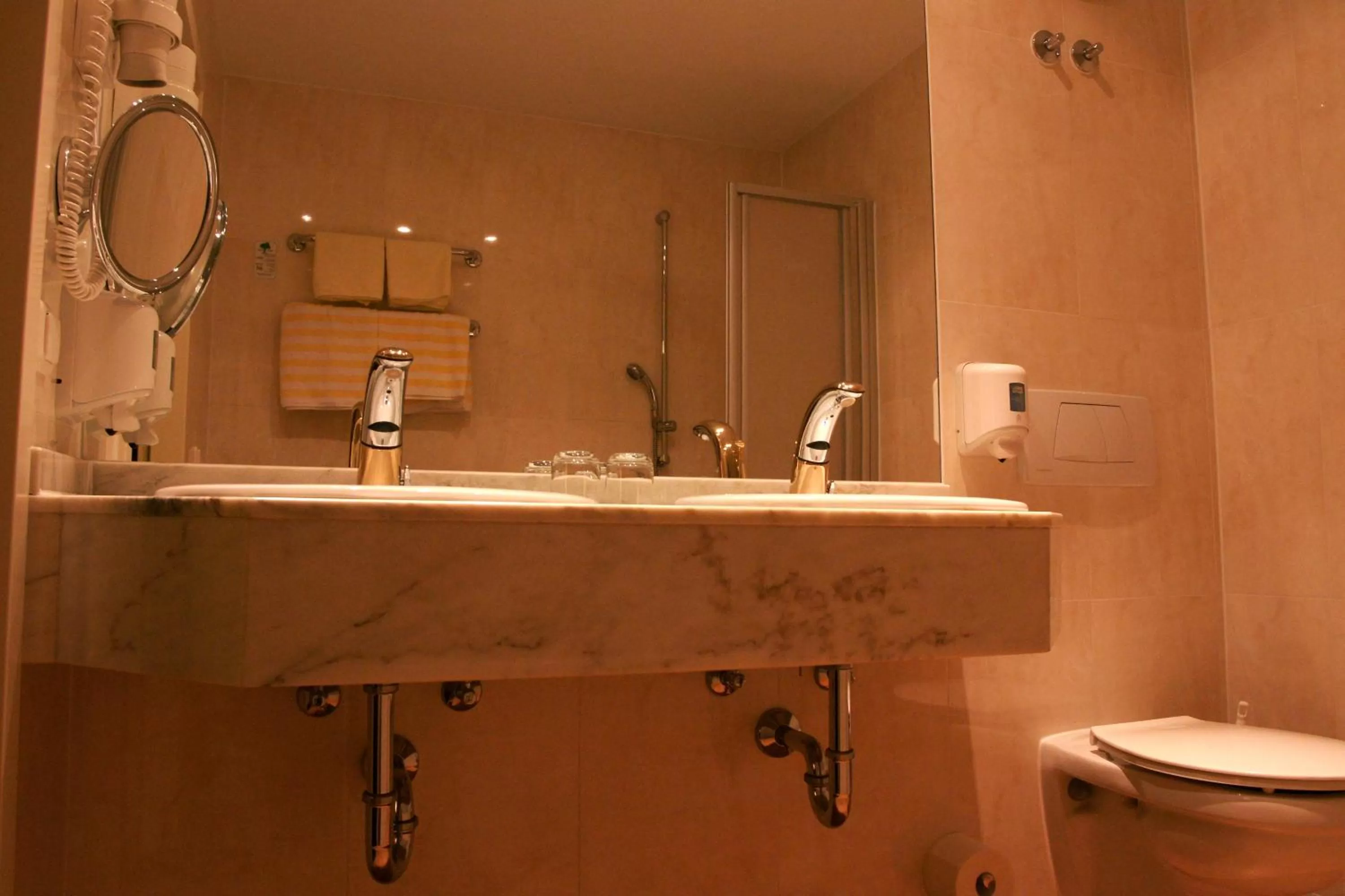 Bathroom in Landhotel Hallnberg