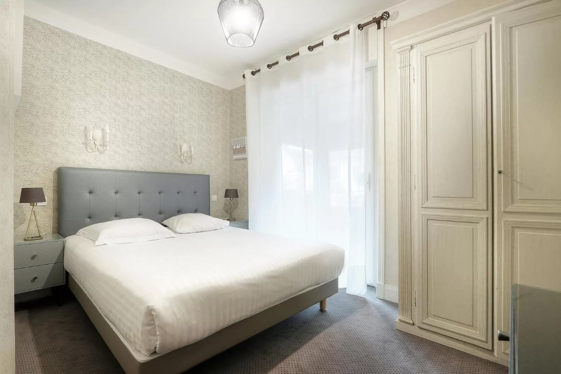 Bed in Best Western Hôtel Brittany La Baule Centre & Plages