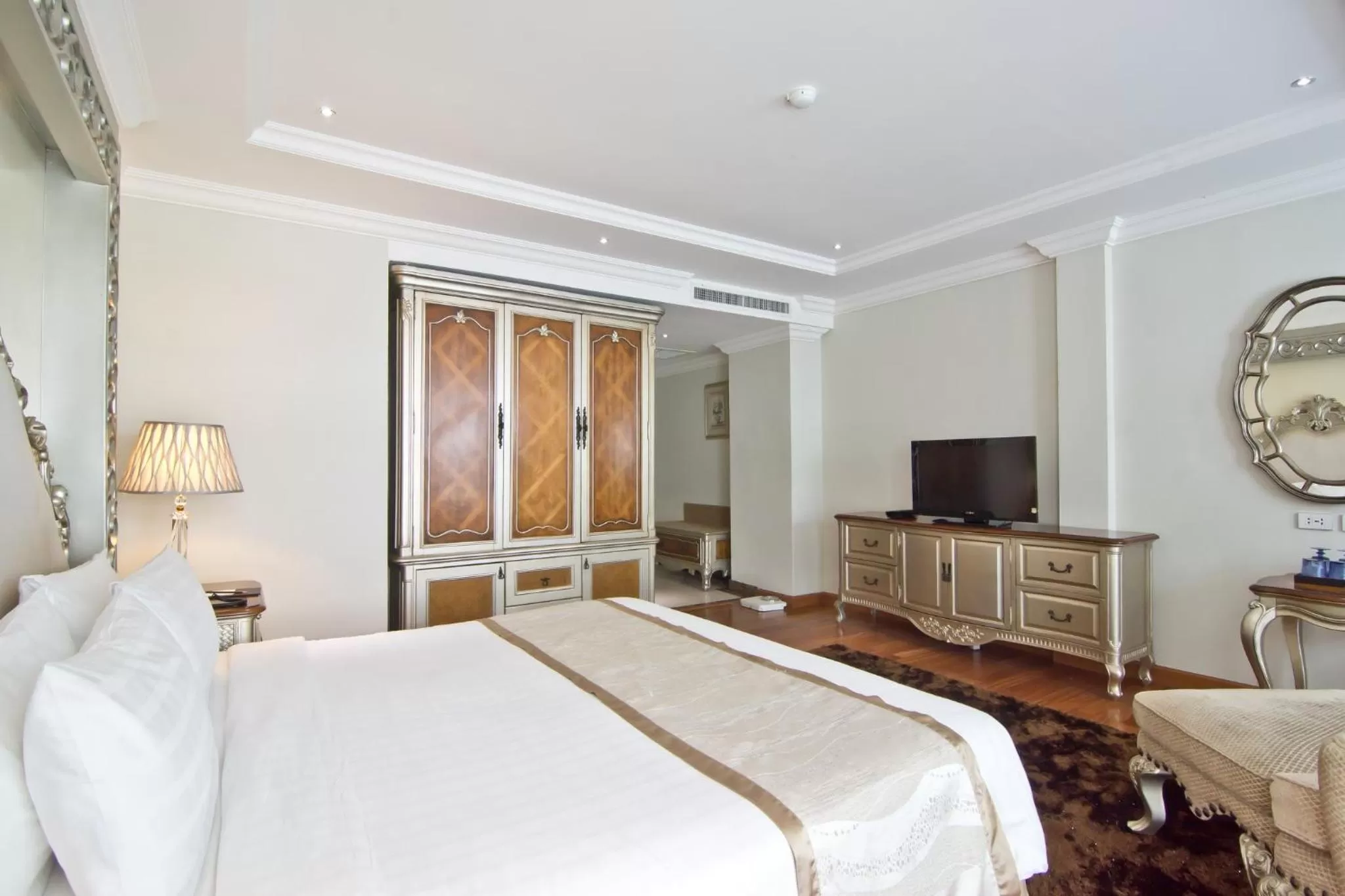 Bed in LK The Empress